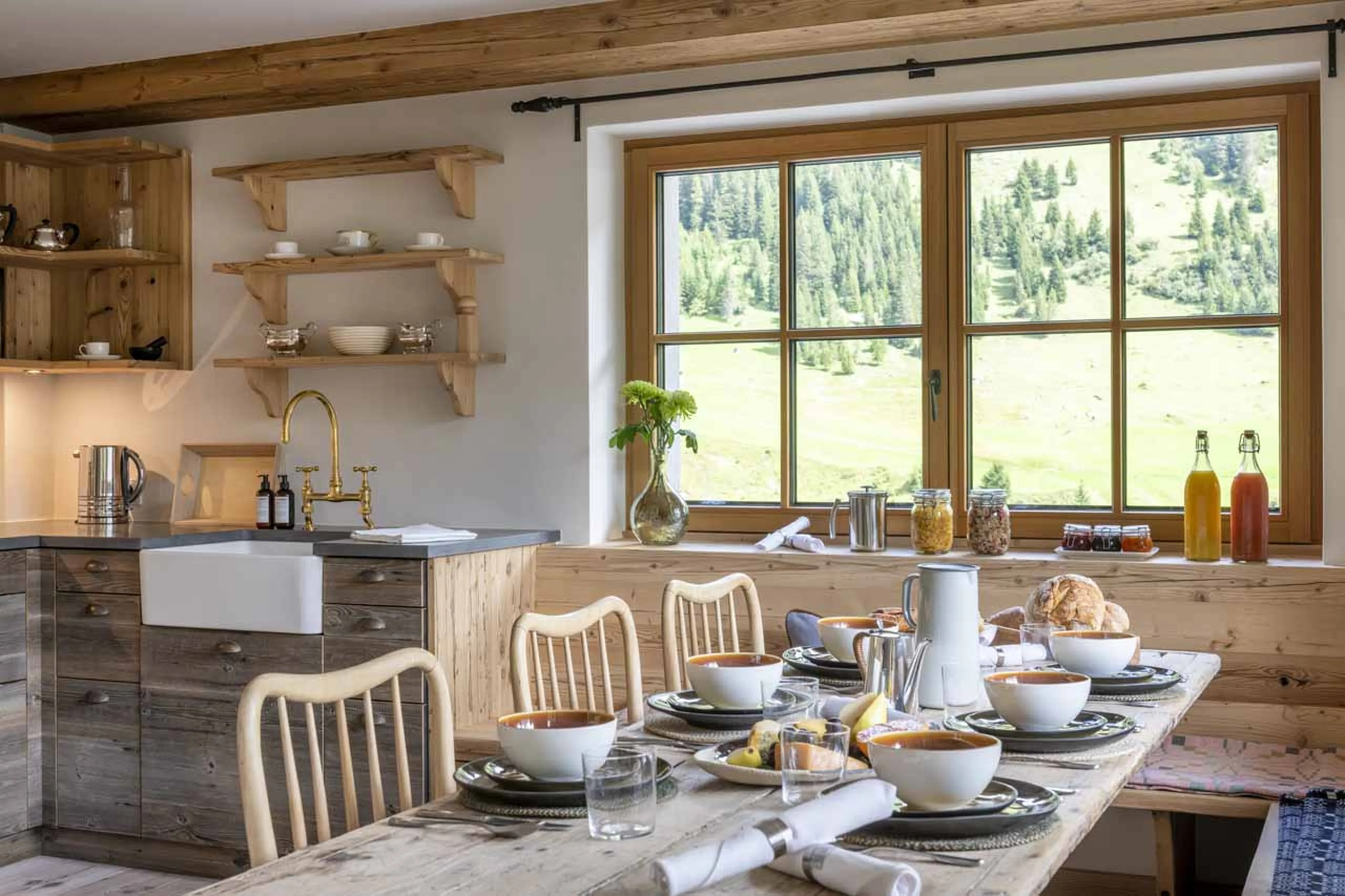 Dining table at Apartment Brunnenhof 8 in Lech