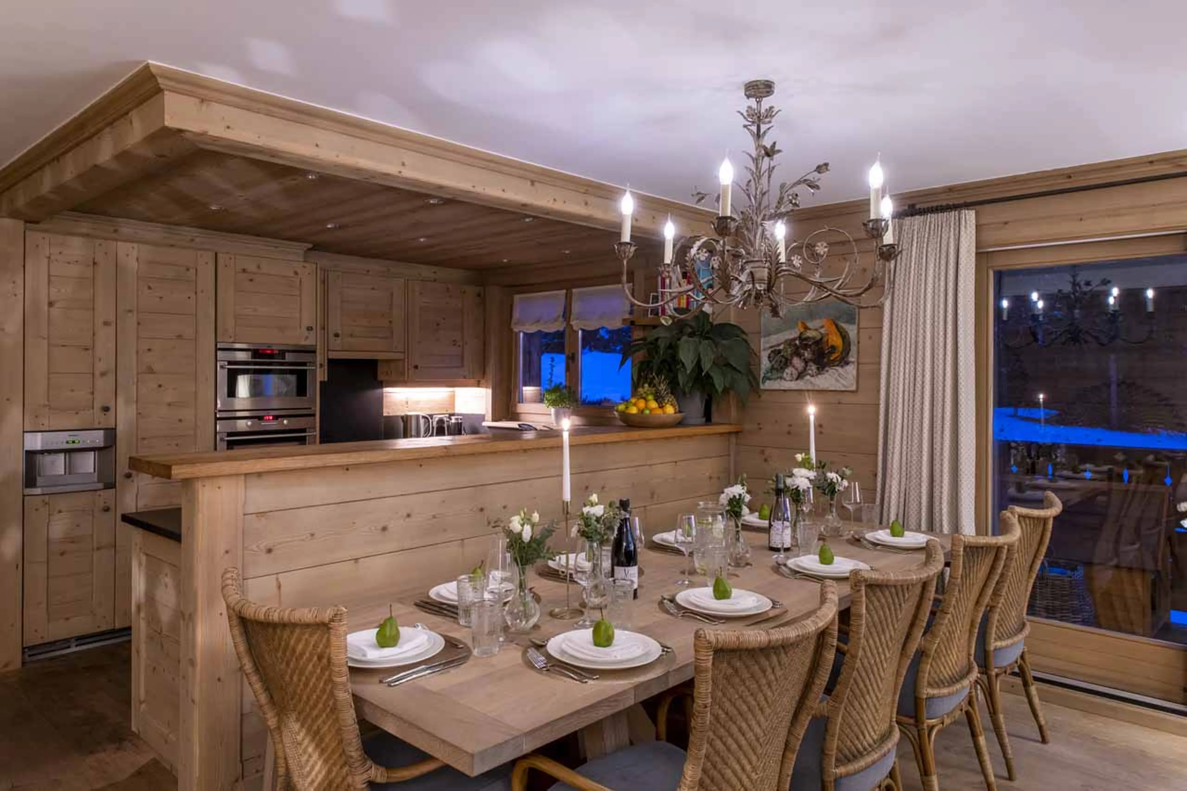 Dining table at Apartment Cantarella in Verbier