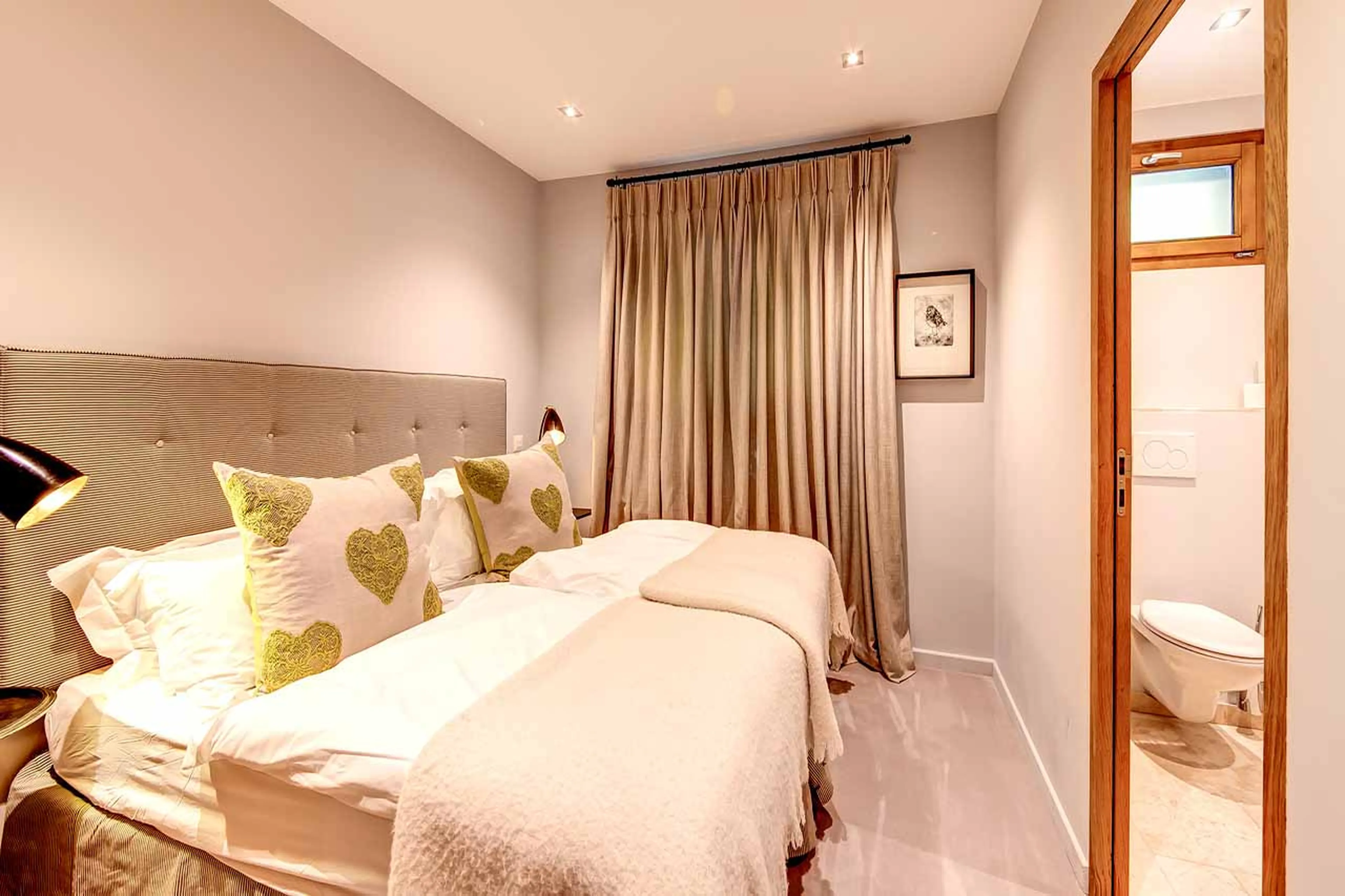 Bedroom three at Apartment Centrale in Verbier