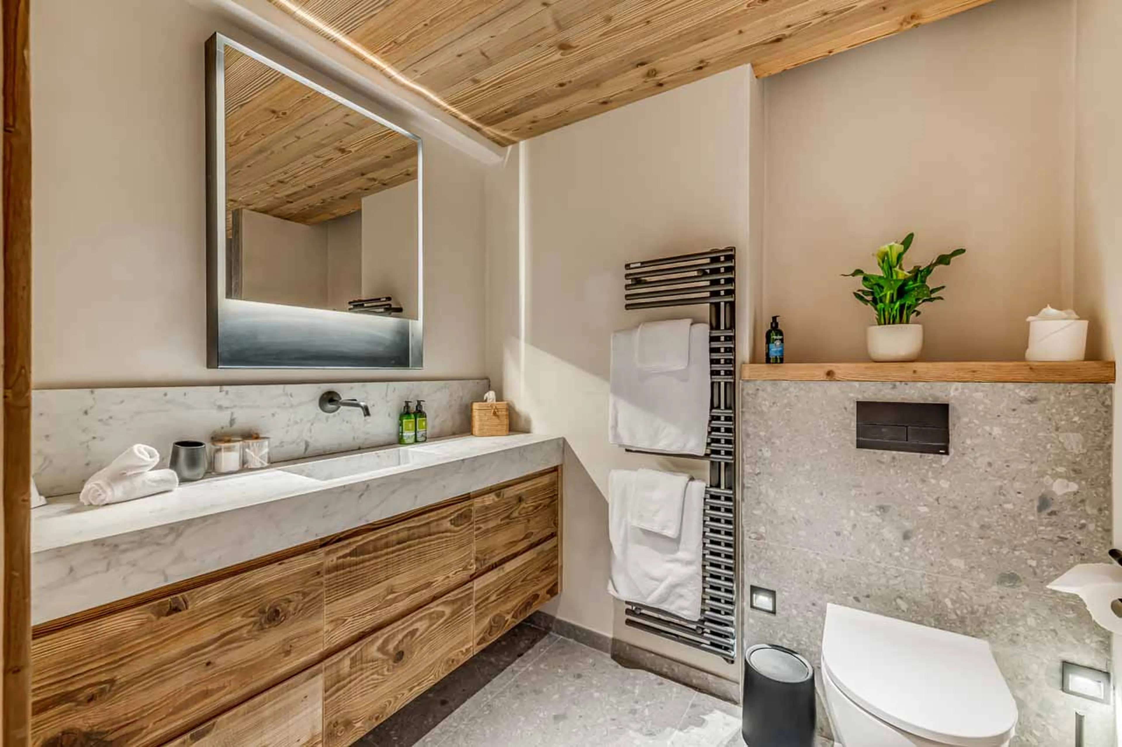 Bedroom 2 en-suite at Apartment Champlain in Meribel