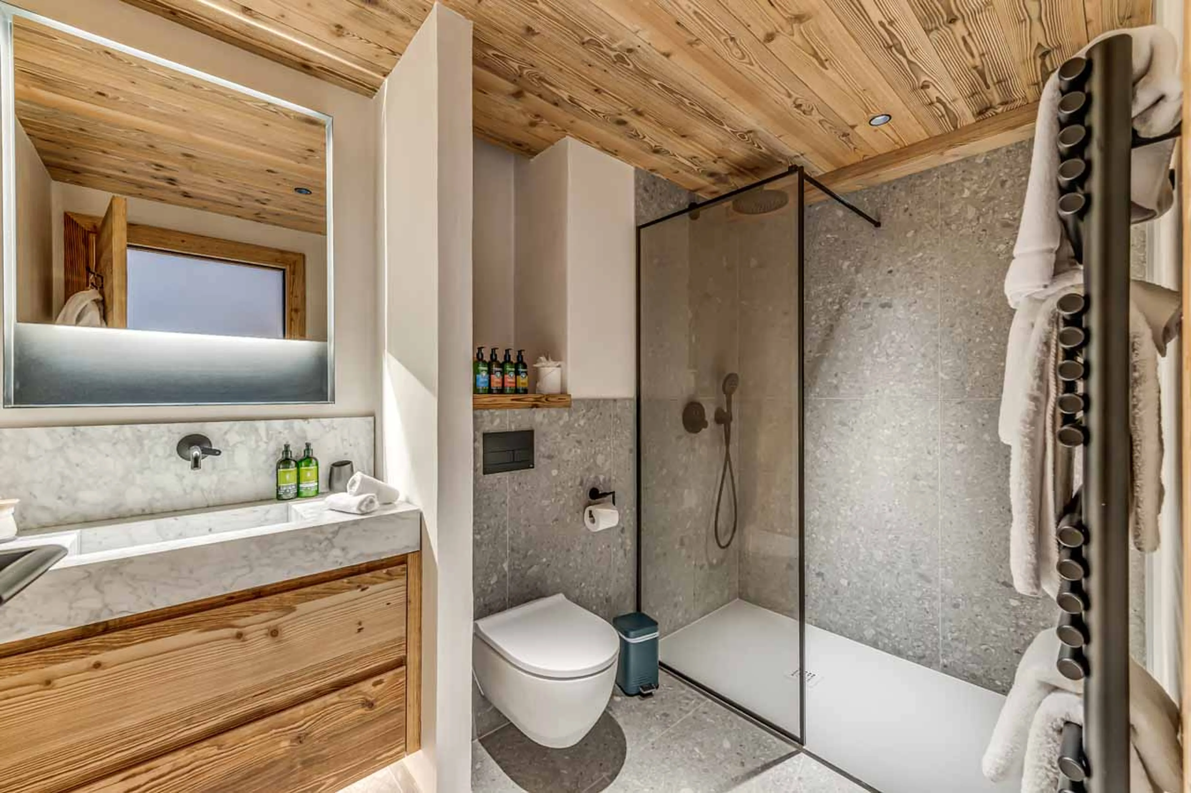 Bedroom 3 en-suite at Apartment Champlain in Meribel