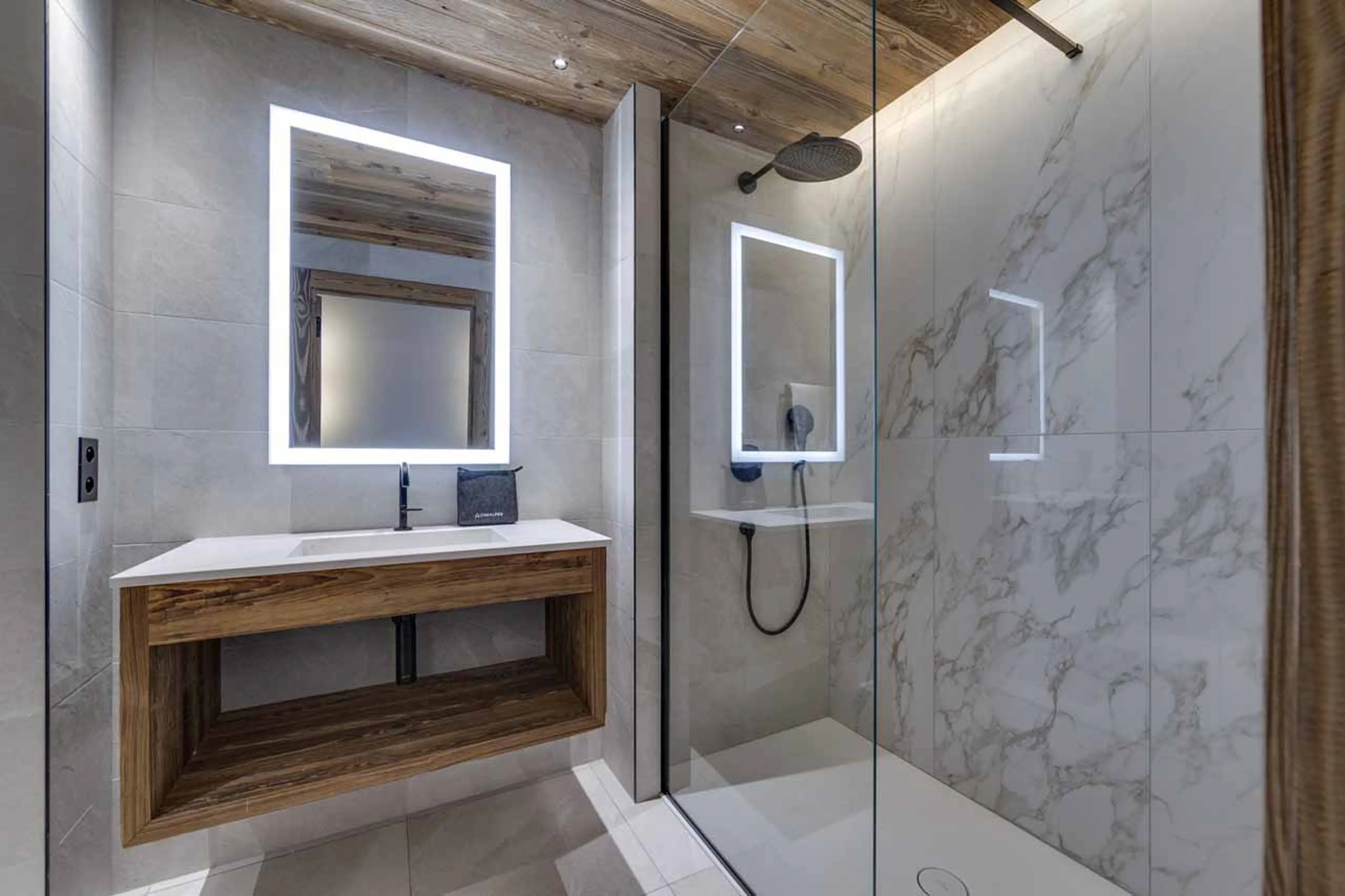 Bedroom 4 en-suite at Apartment Chardon 102 in Val d'Isere