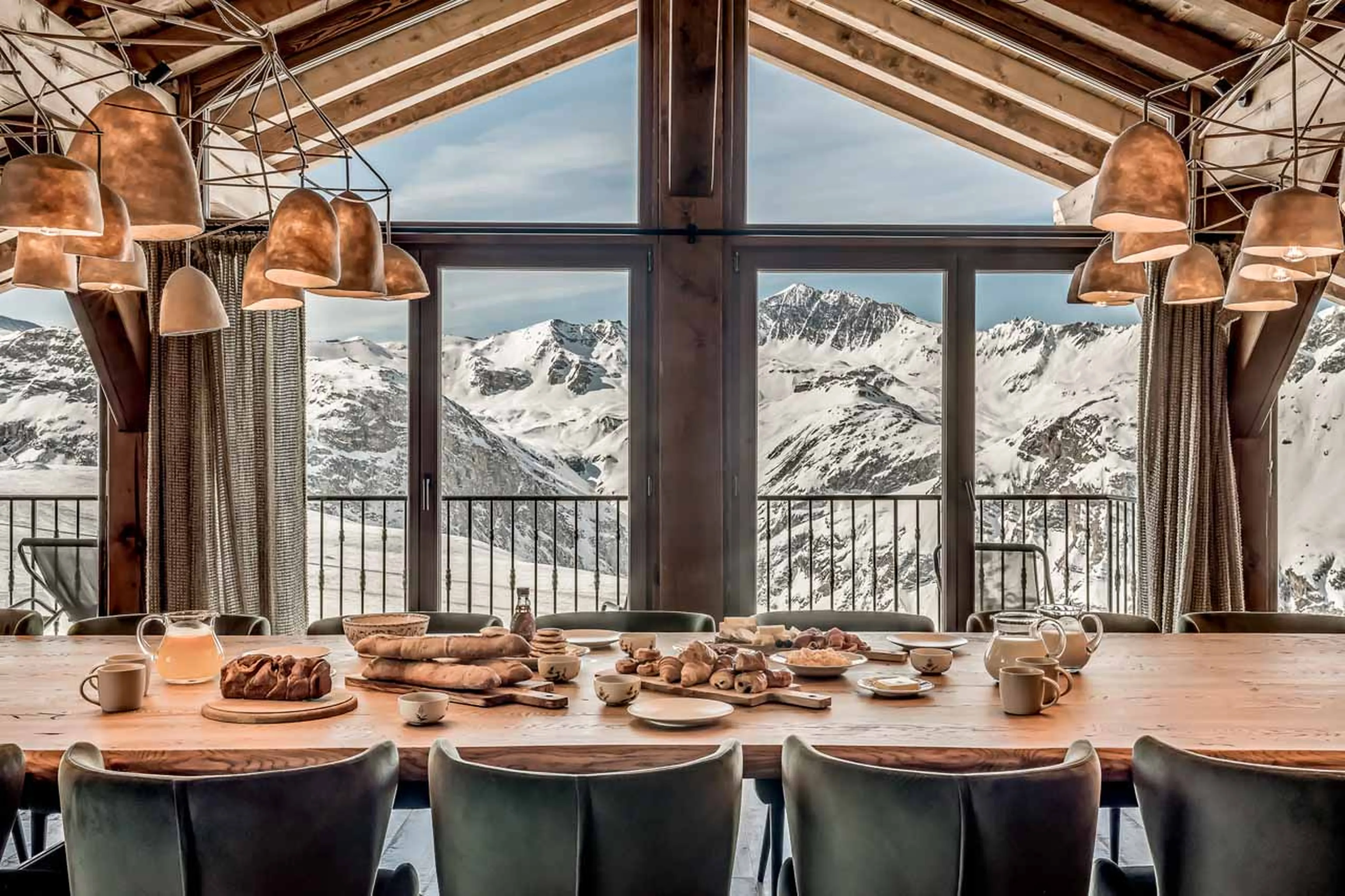 Dining table at Apartment Charvet in Val d'Isere