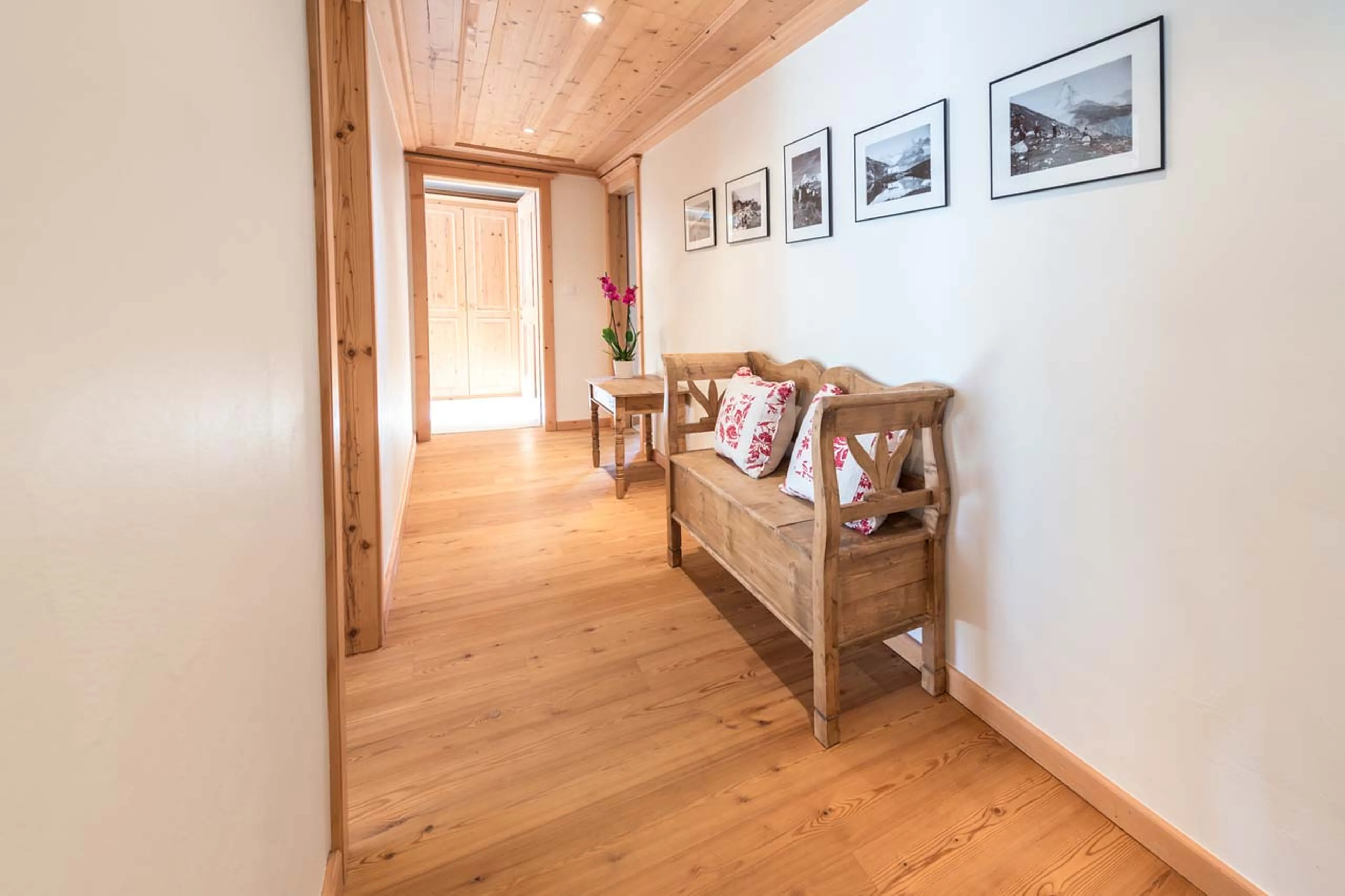 Hallway at Apartment D'Amore in Zermatt