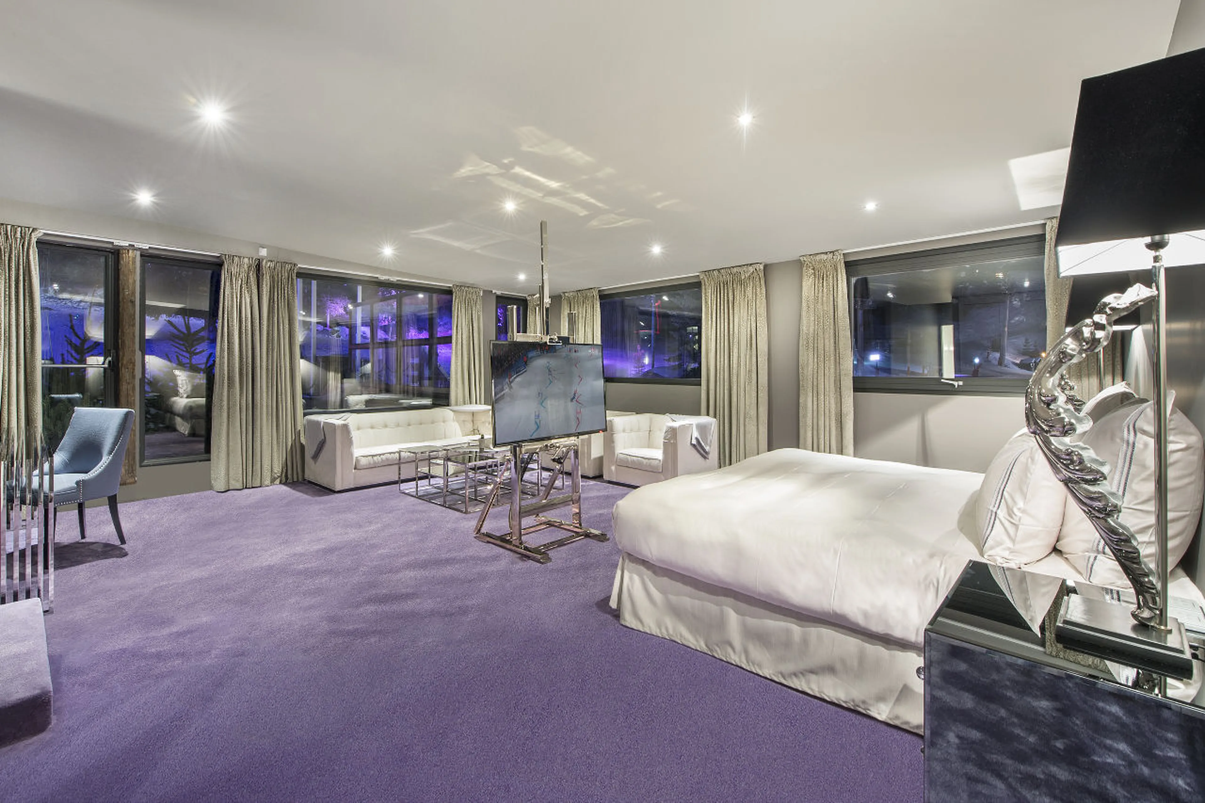 Master double/twin en-suite bedroom in Apartment Denali, Courchevel 1850