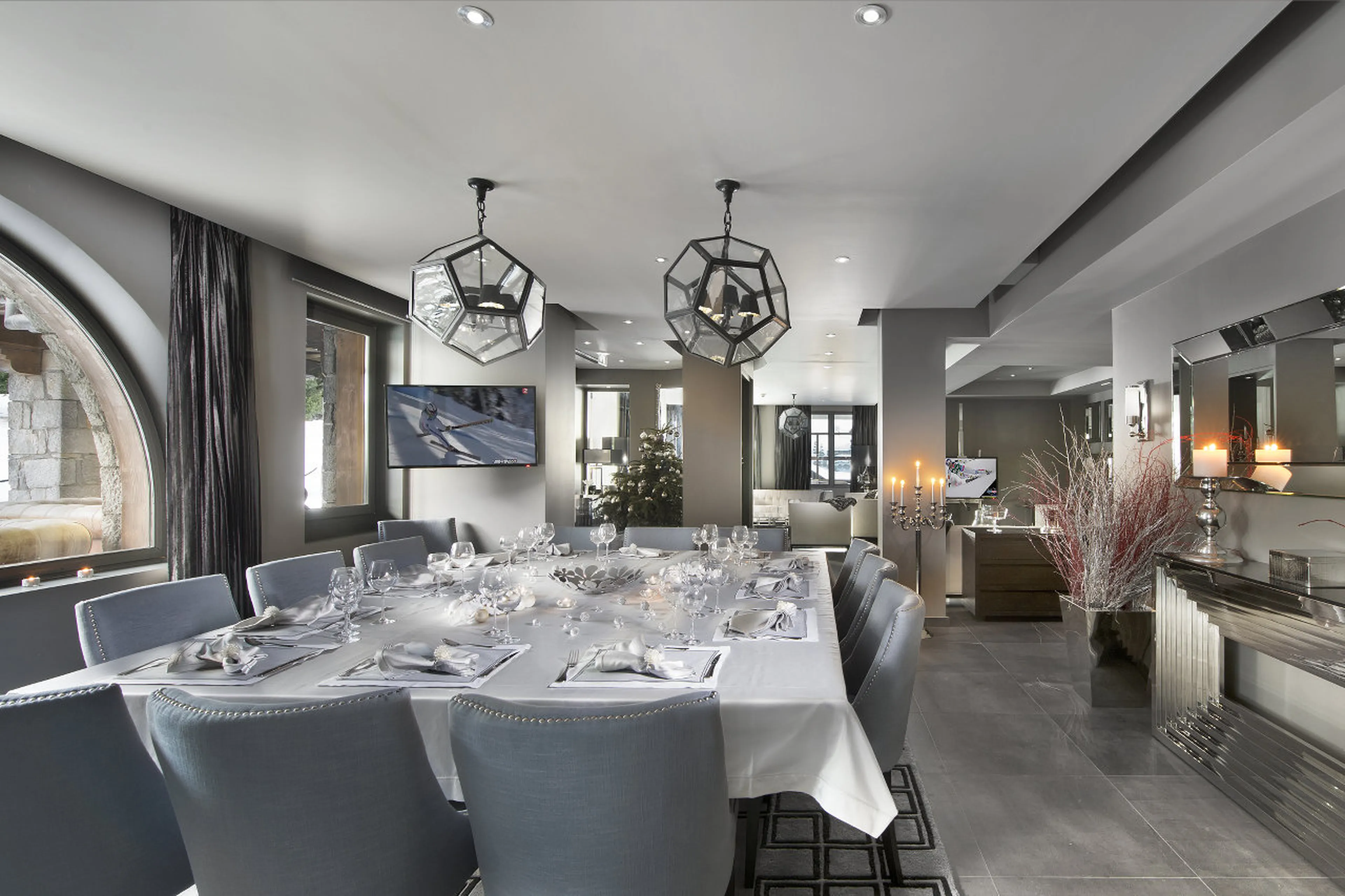 Stylish dining area seating 12 in Apartment Denali, Courchevel 1850