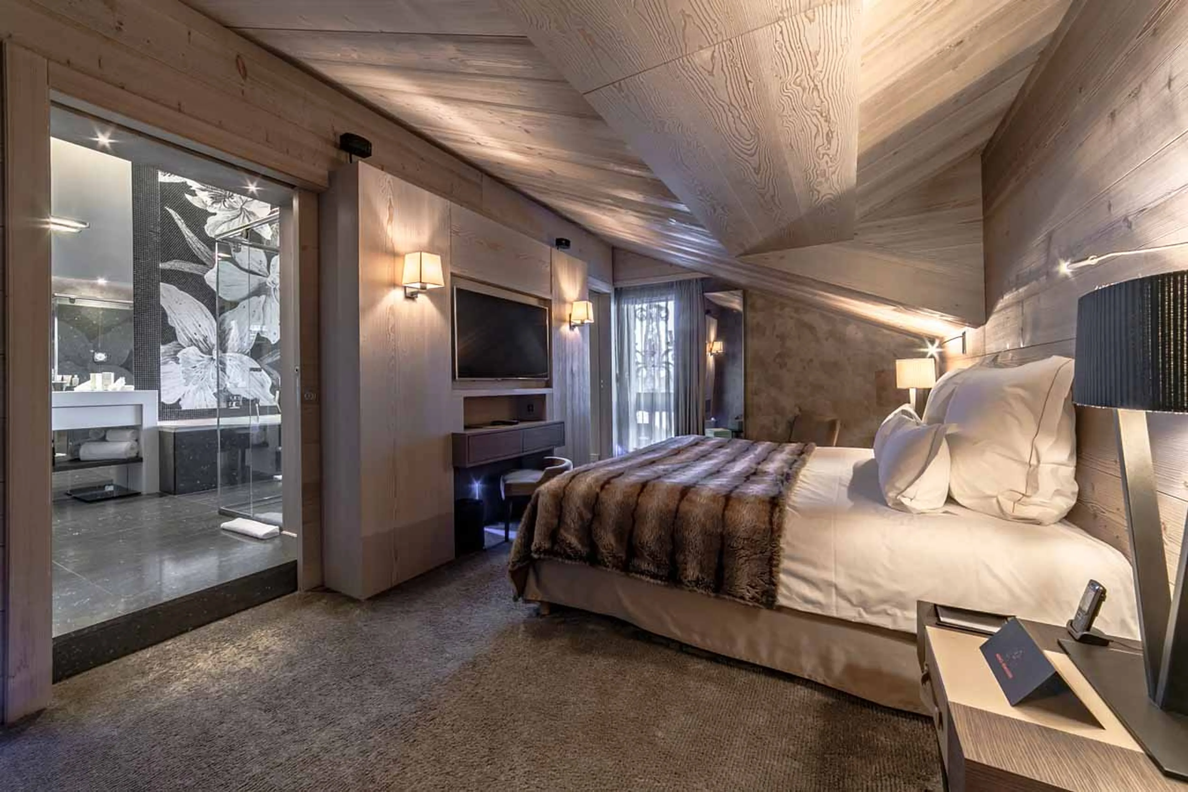 View of en-suite bathroom at Apartment Emerald in Courchevel 1850