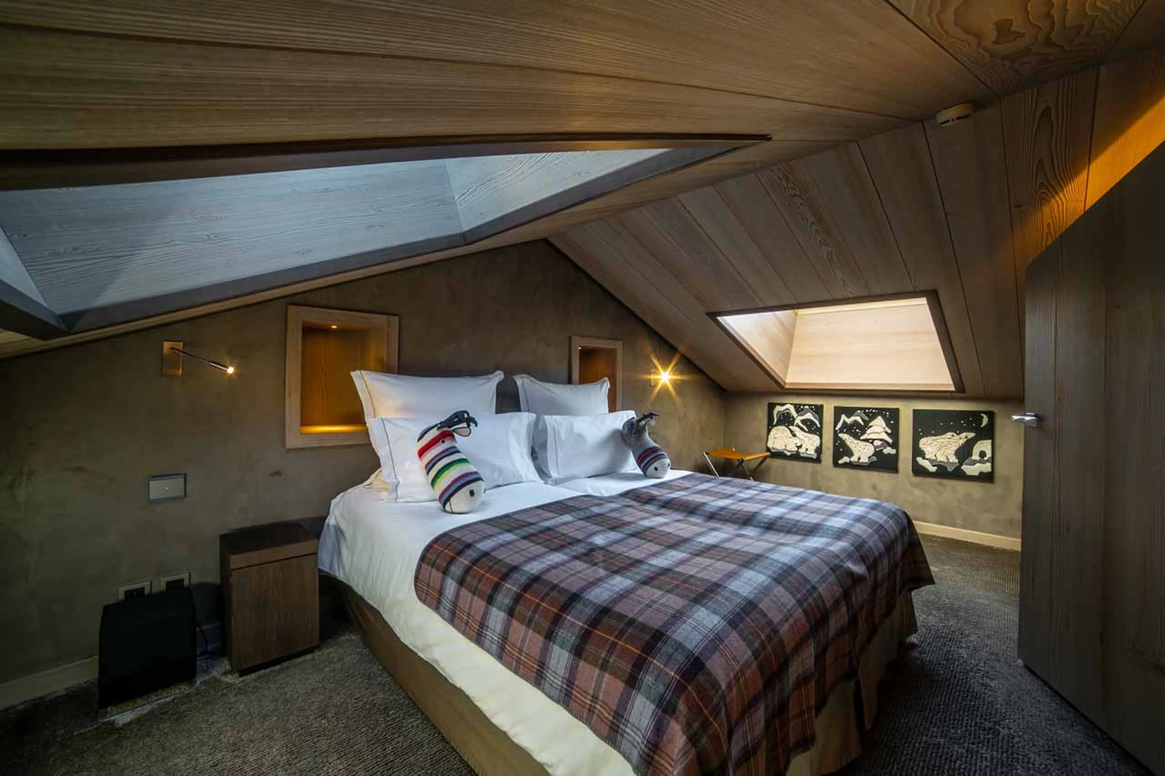 Children’s bedroom with en-suite shower room in Apartment Emerald in Courchevel 1850