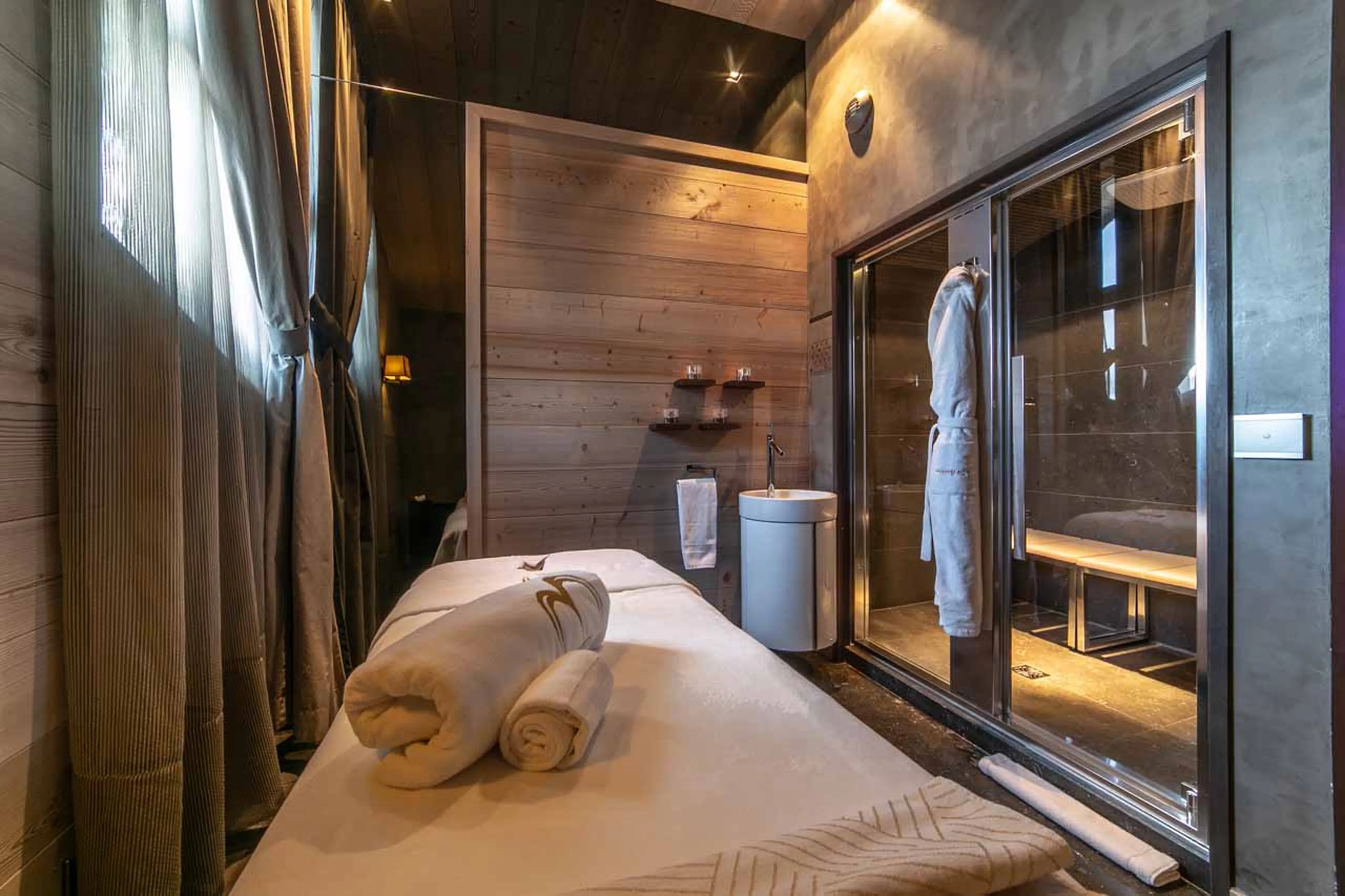 Mini spa at Apartment Emerald in Courchevel 1850