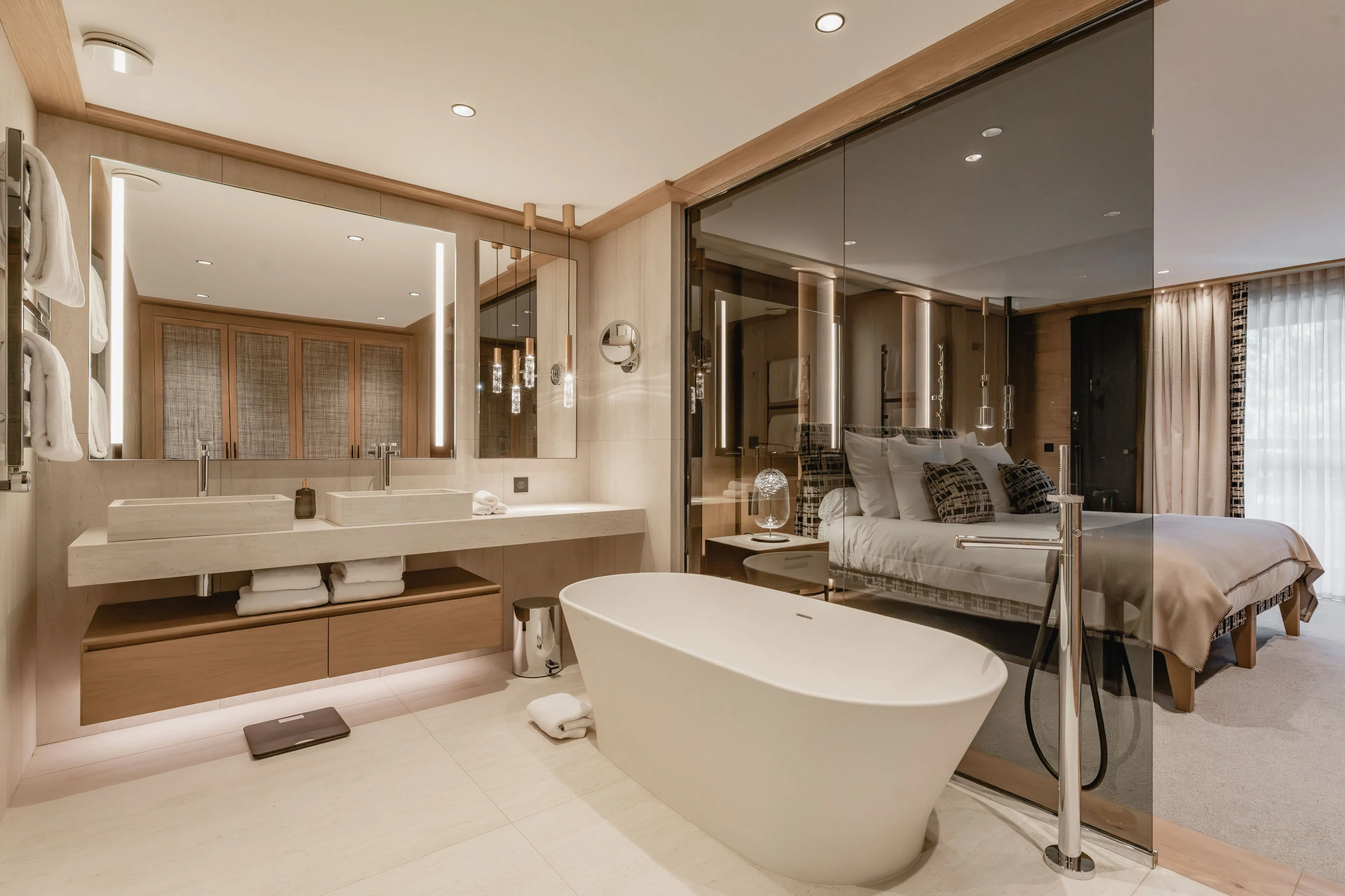 Bedroom 5 en-suite at Apartment L'Enjopa in Val d'Isere