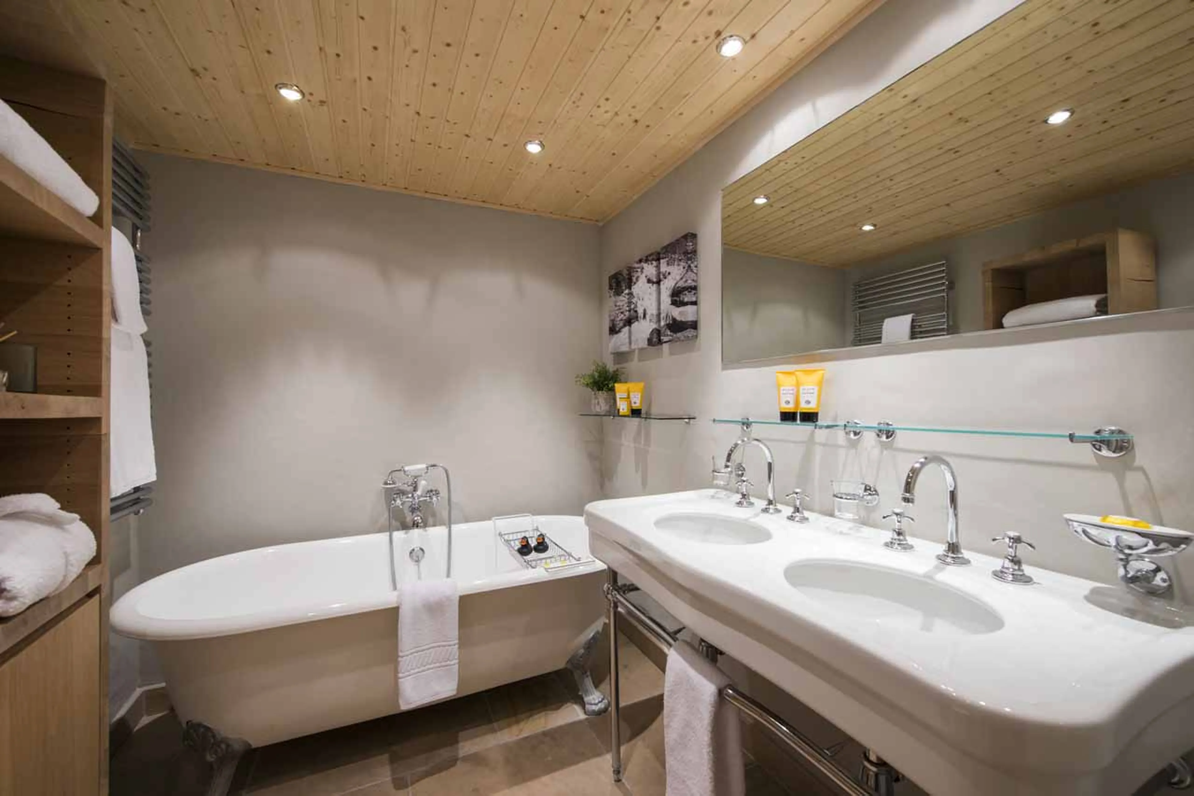 Bathroom one at Apartment Fleur de Lin in Verbier