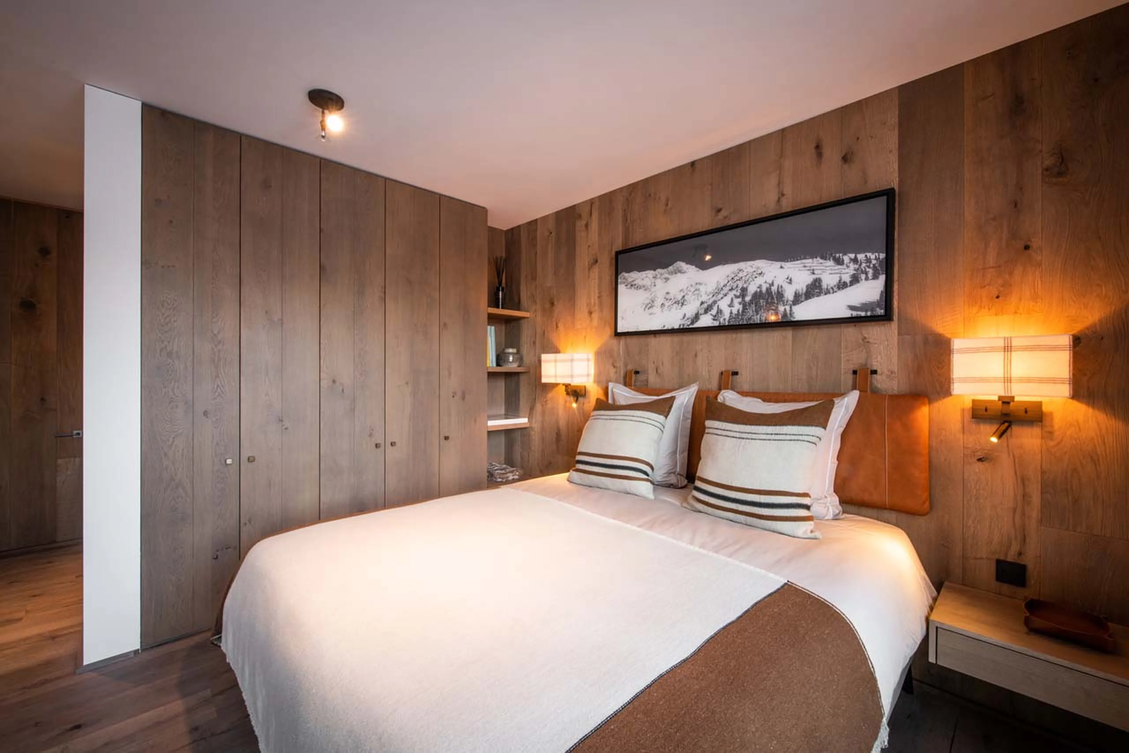 King-size bed at Apartment Galzig in St Anton