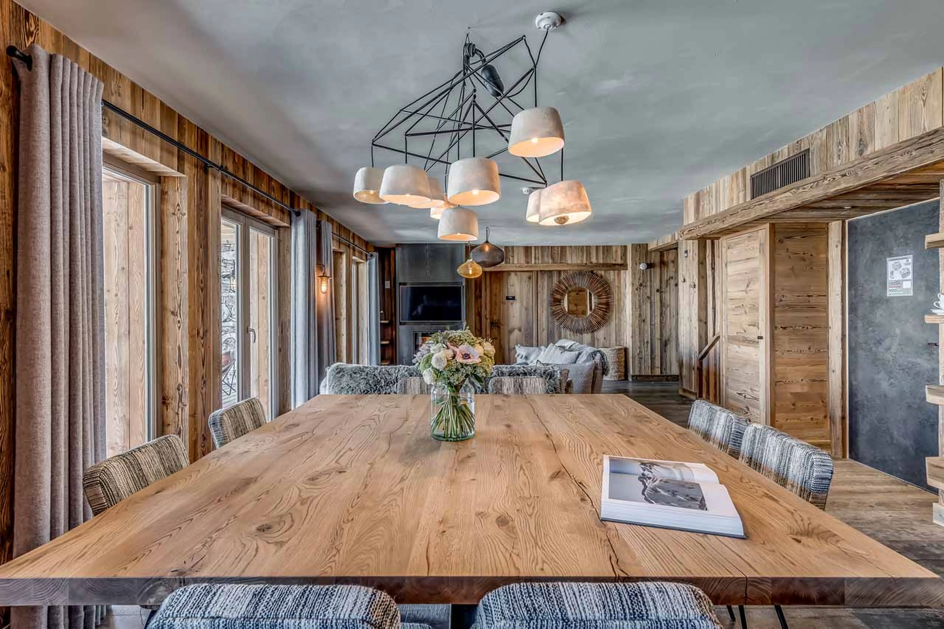 Dining table at Apartment Glacier in Val d'Isere
