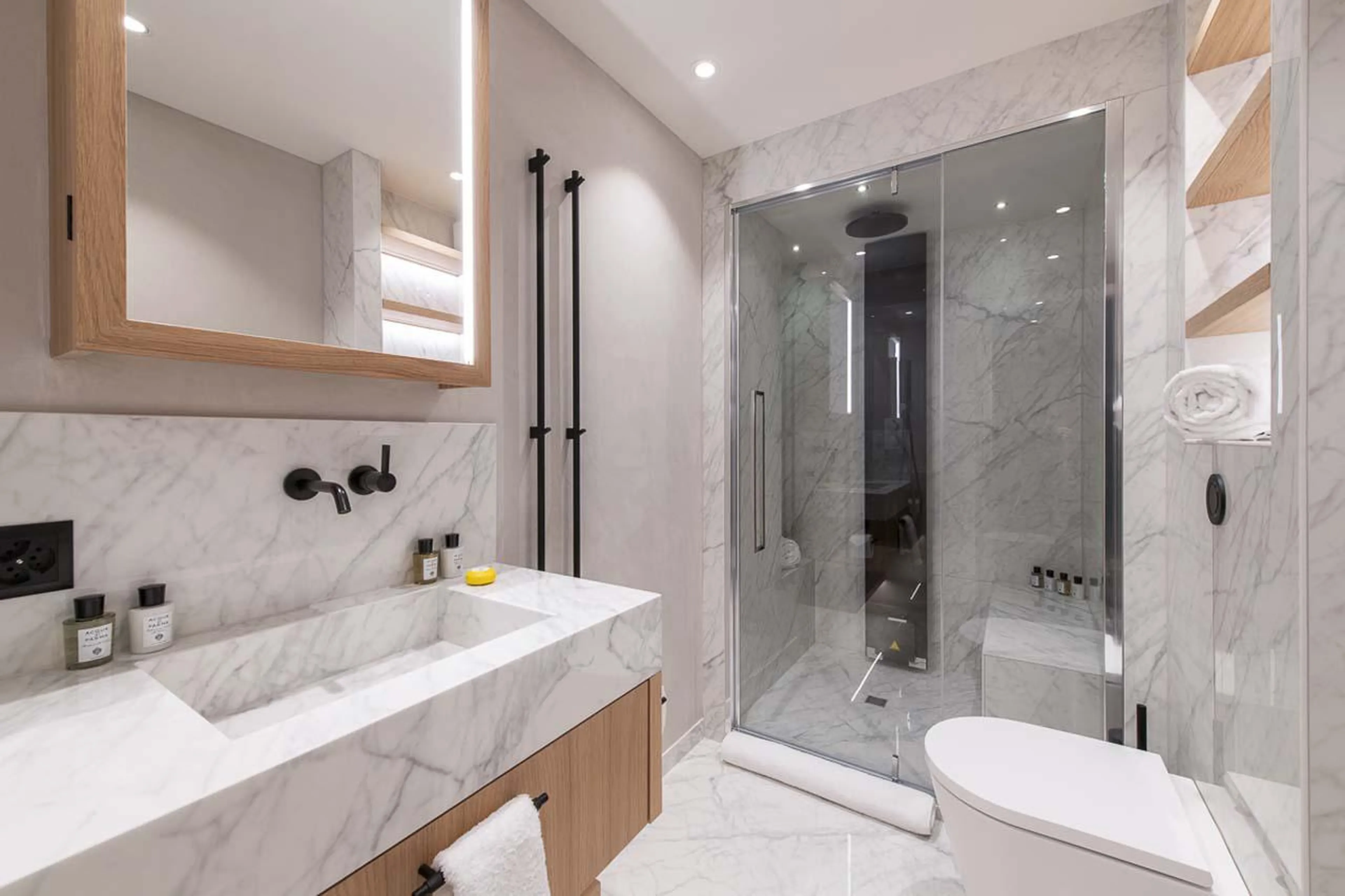 Shower room with hammam shower at Apartment Grignote in Verbier