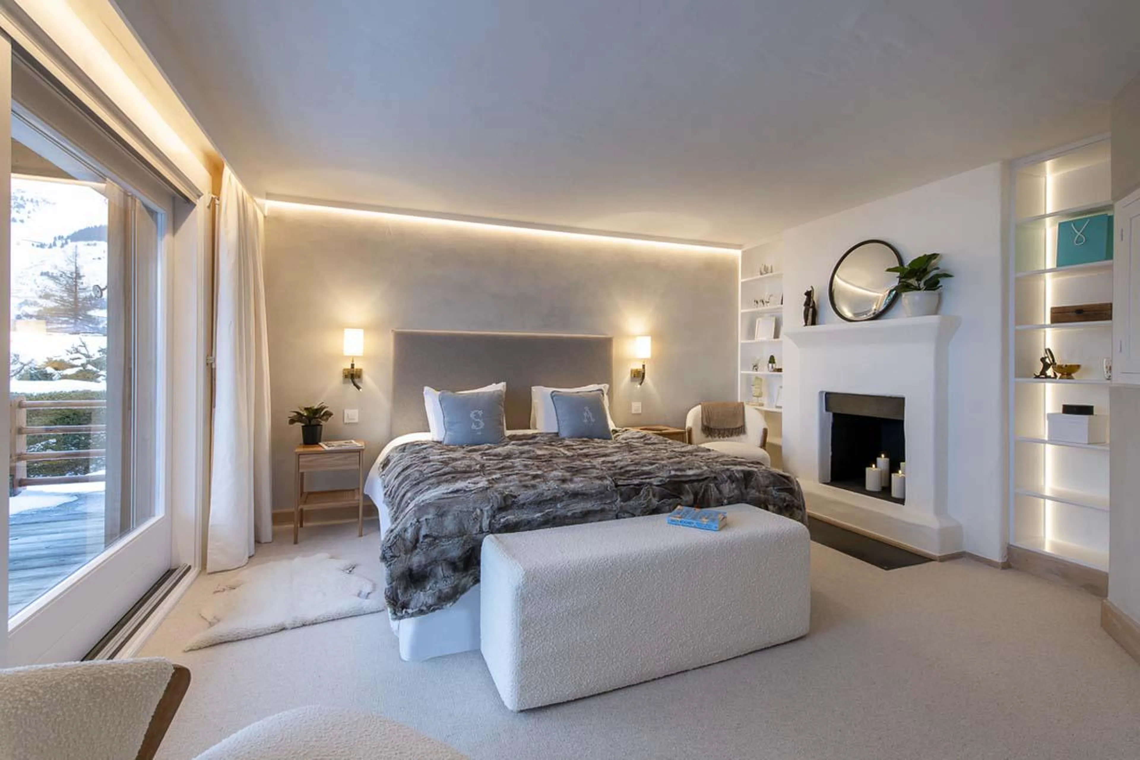 Spacious double bedroom at Apartment Grignote in Verbier