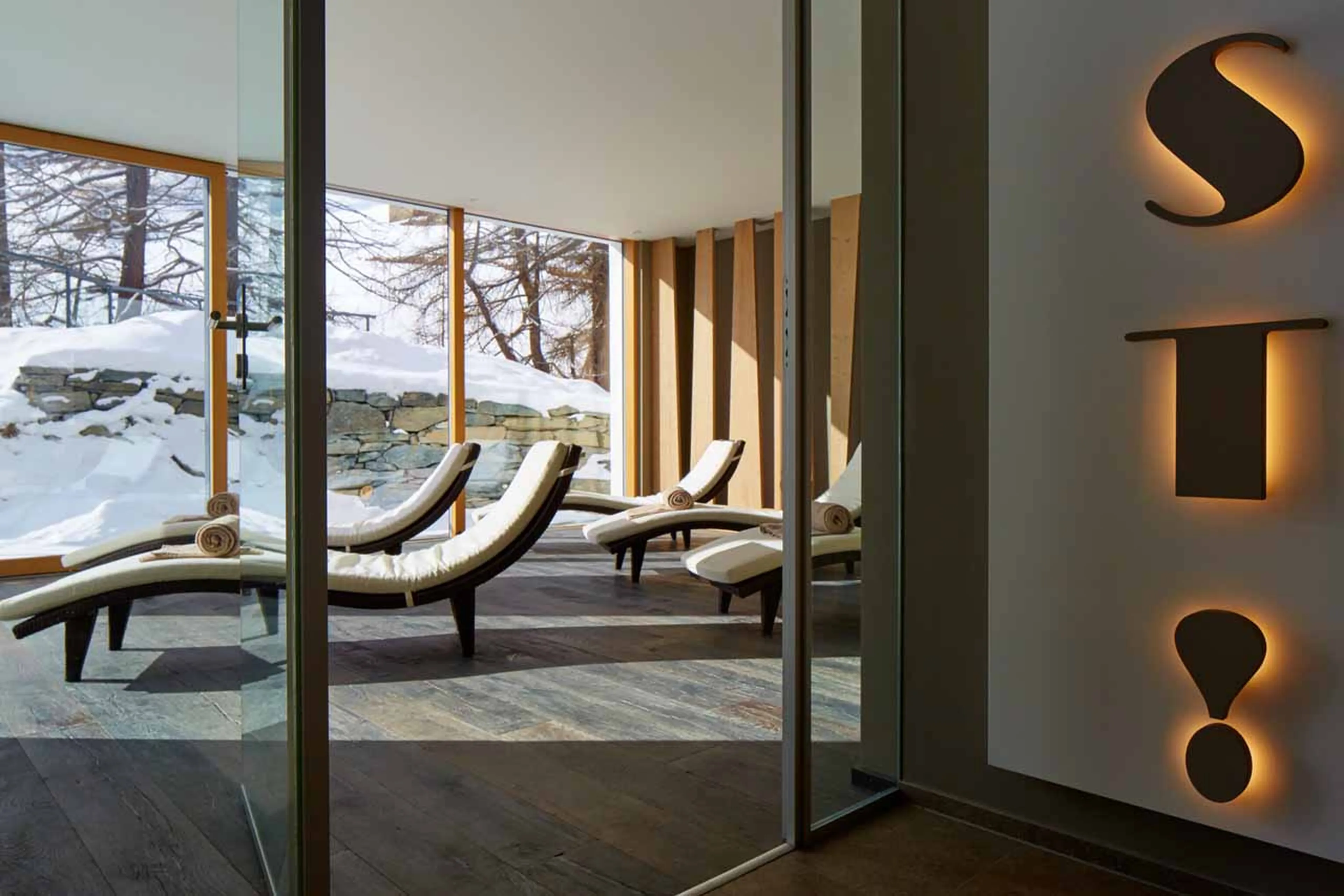 Relaxation room at La Vue apartments in Zermatt