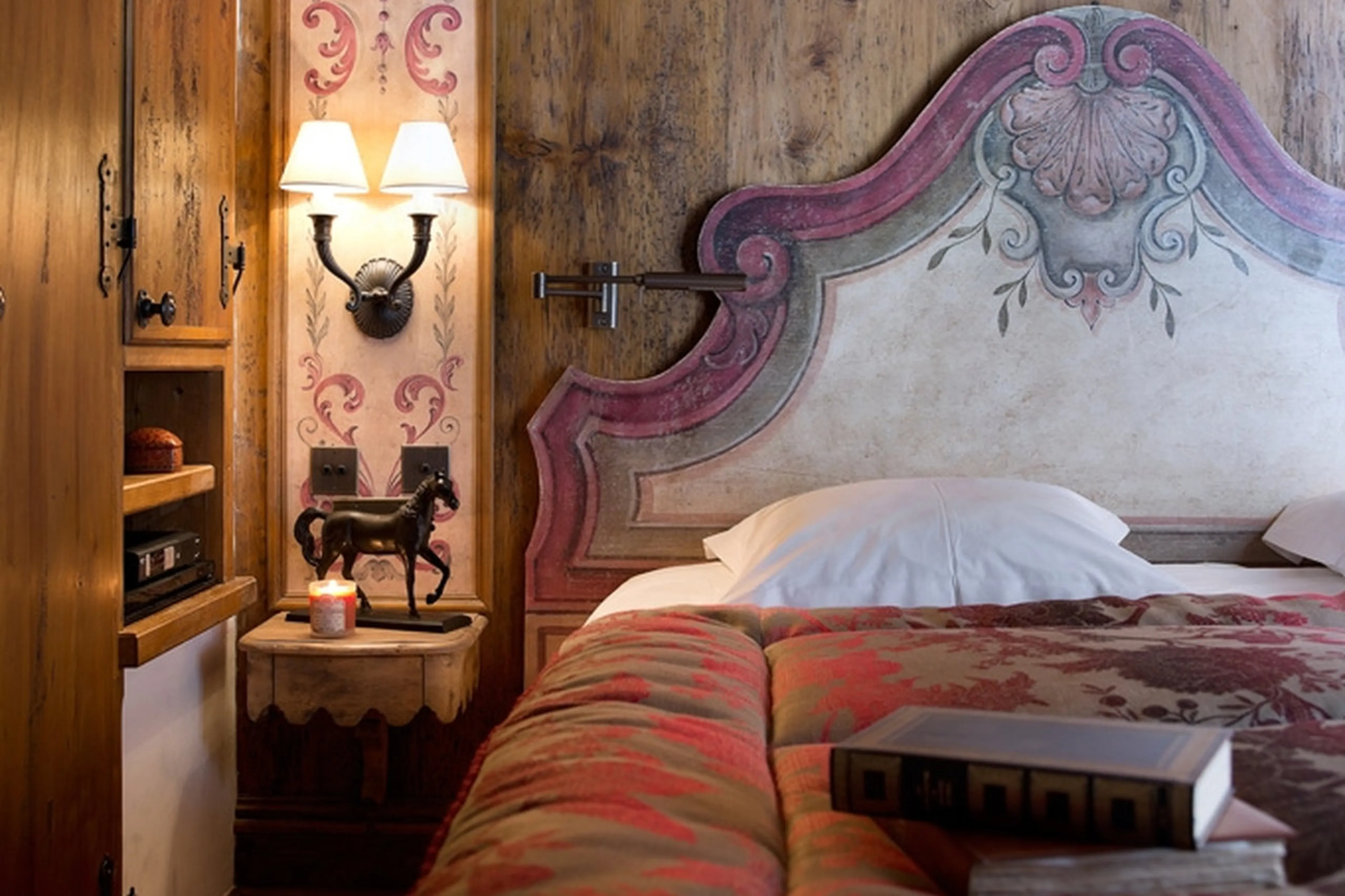 Double en-suite bedroom in Apartment Jardin Alpin, Courchevel 1850