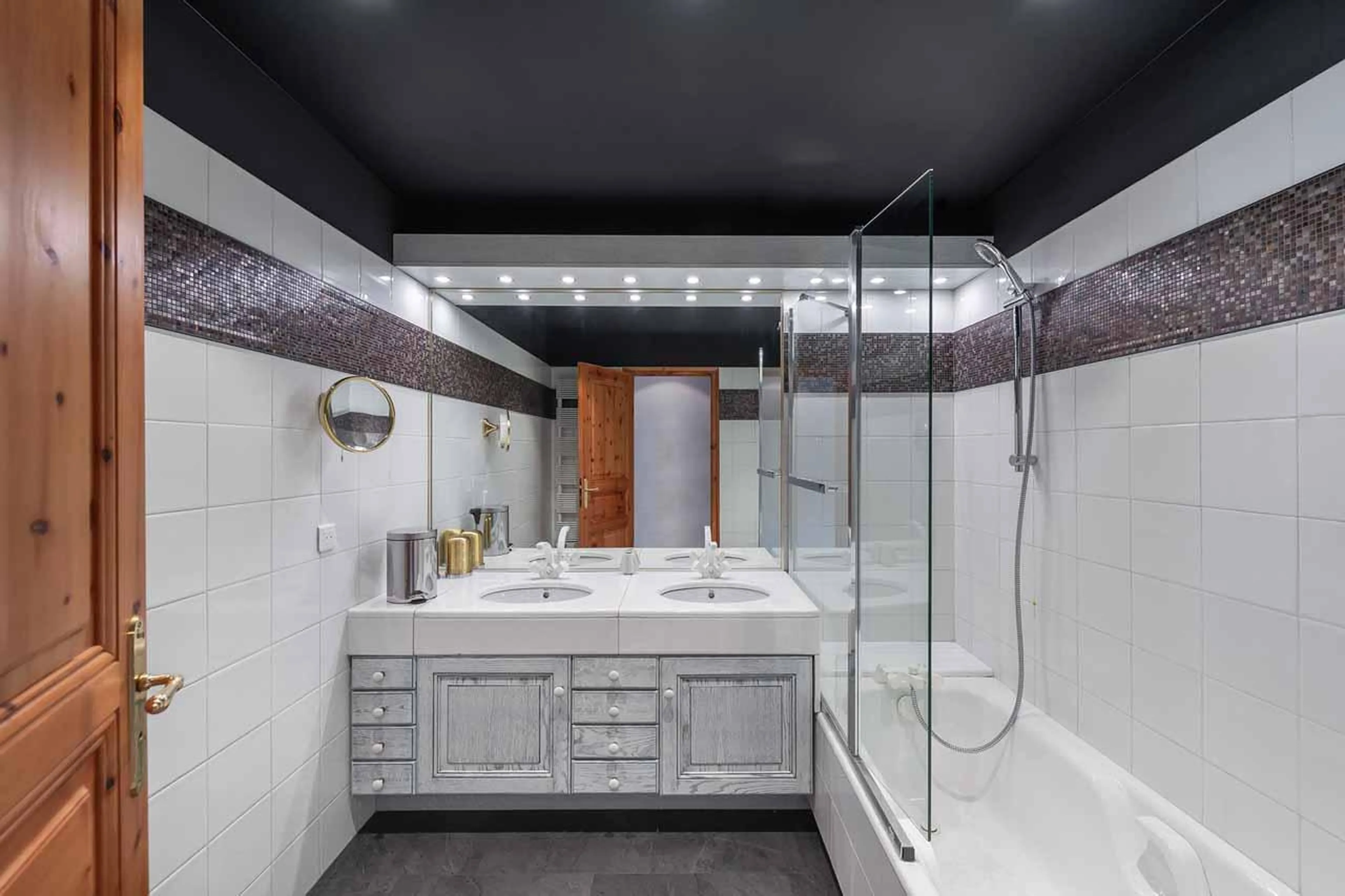 Bathroom two at Apartment Jean Blanc 3 in Courchevel 1850