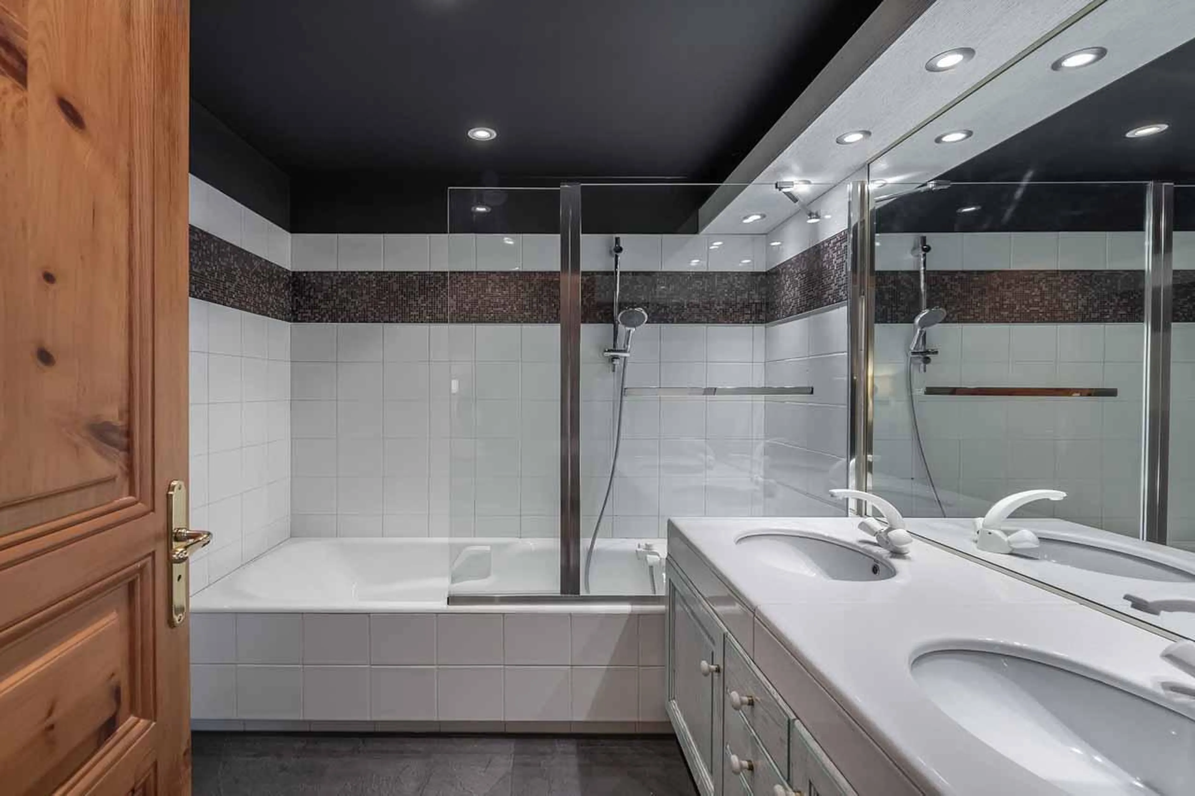 Bathroom three at Apartment Jean Blanc 3 in Courchevel 1850