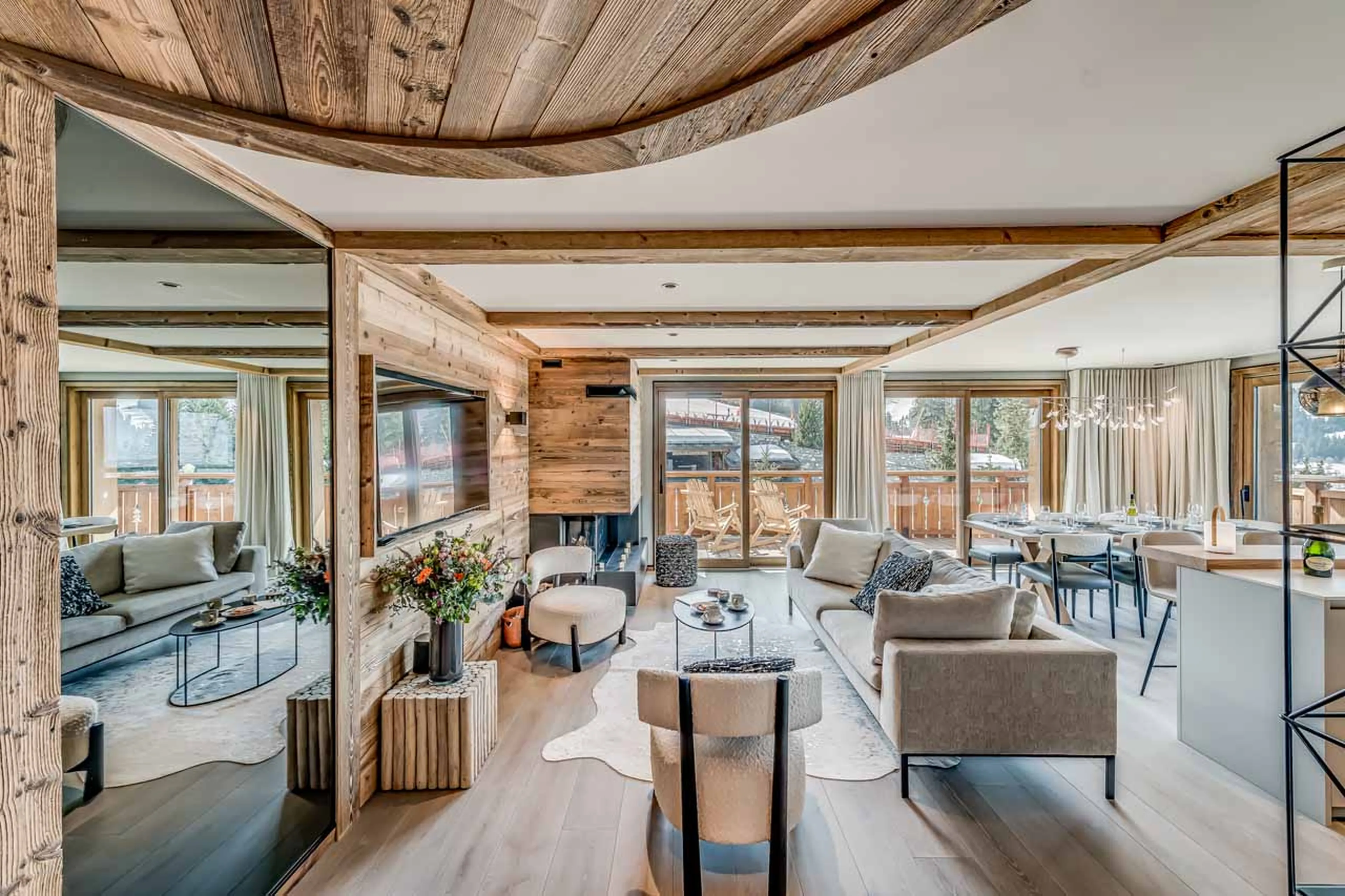 Light and spacious living area at Apartment Josanne in Meribel