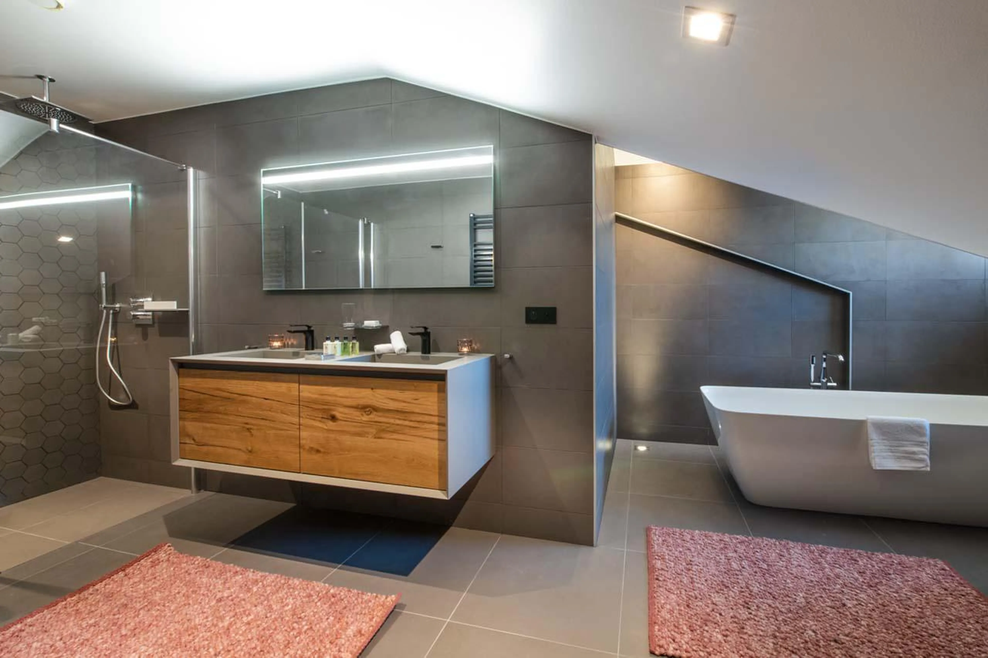 En-suite bathroom at Apartment Kinabalu in Courchevel 1650