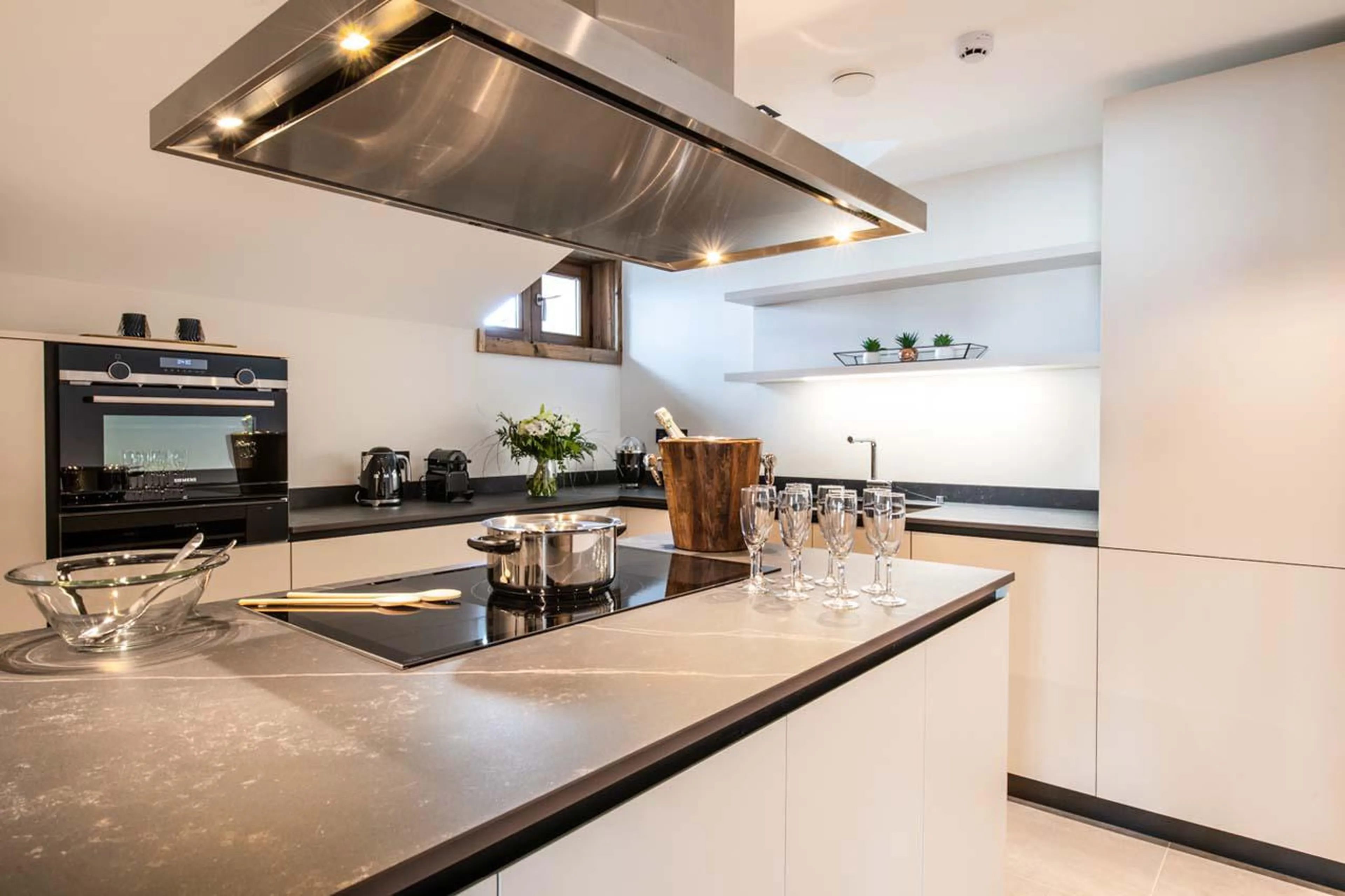 Well-equipped kitchen at Apartment Kinabalu in Courchevel 1650