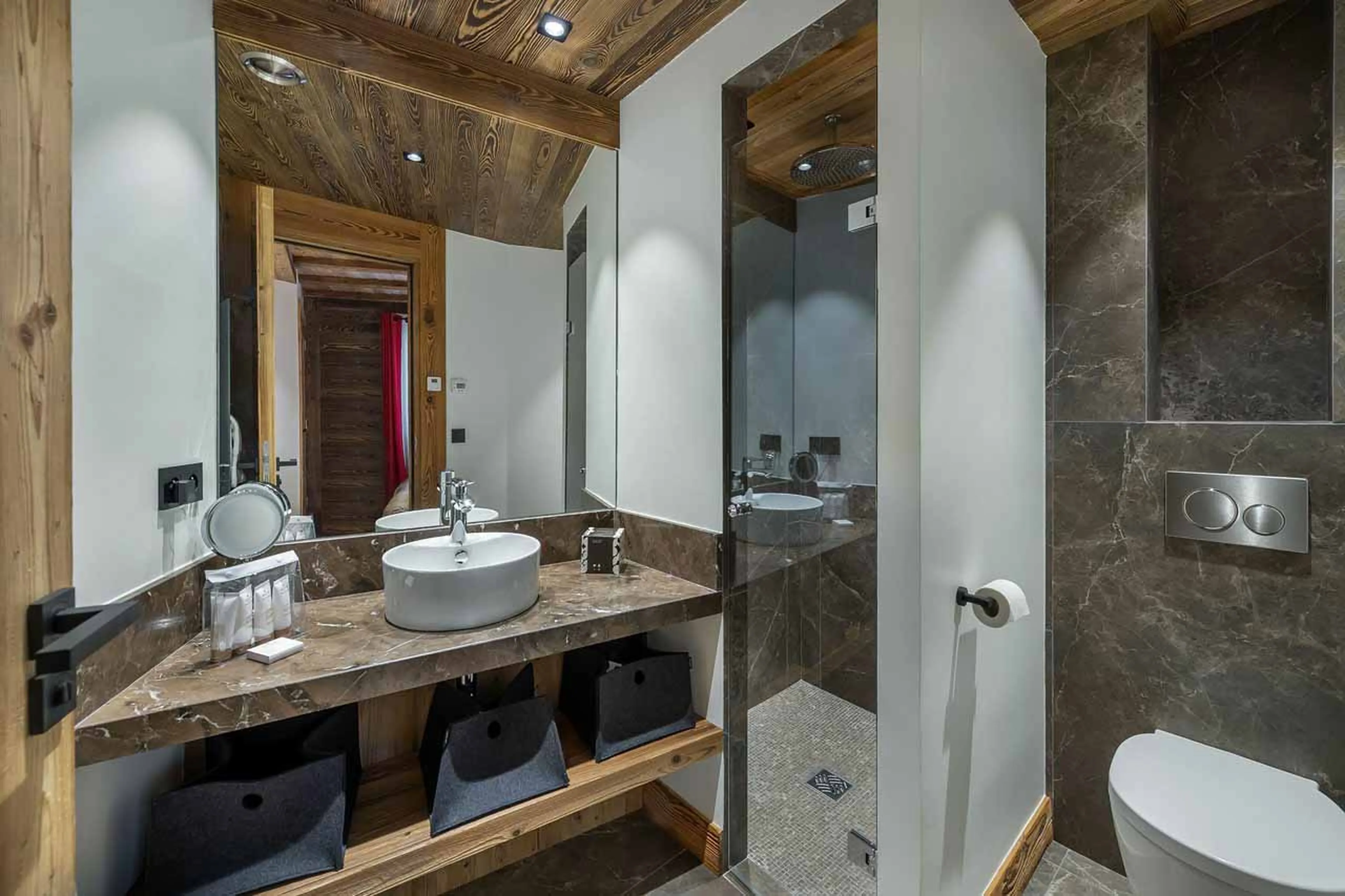 Bedroom 4 en-suite at Apartment La Face 1 in Val d'Isere