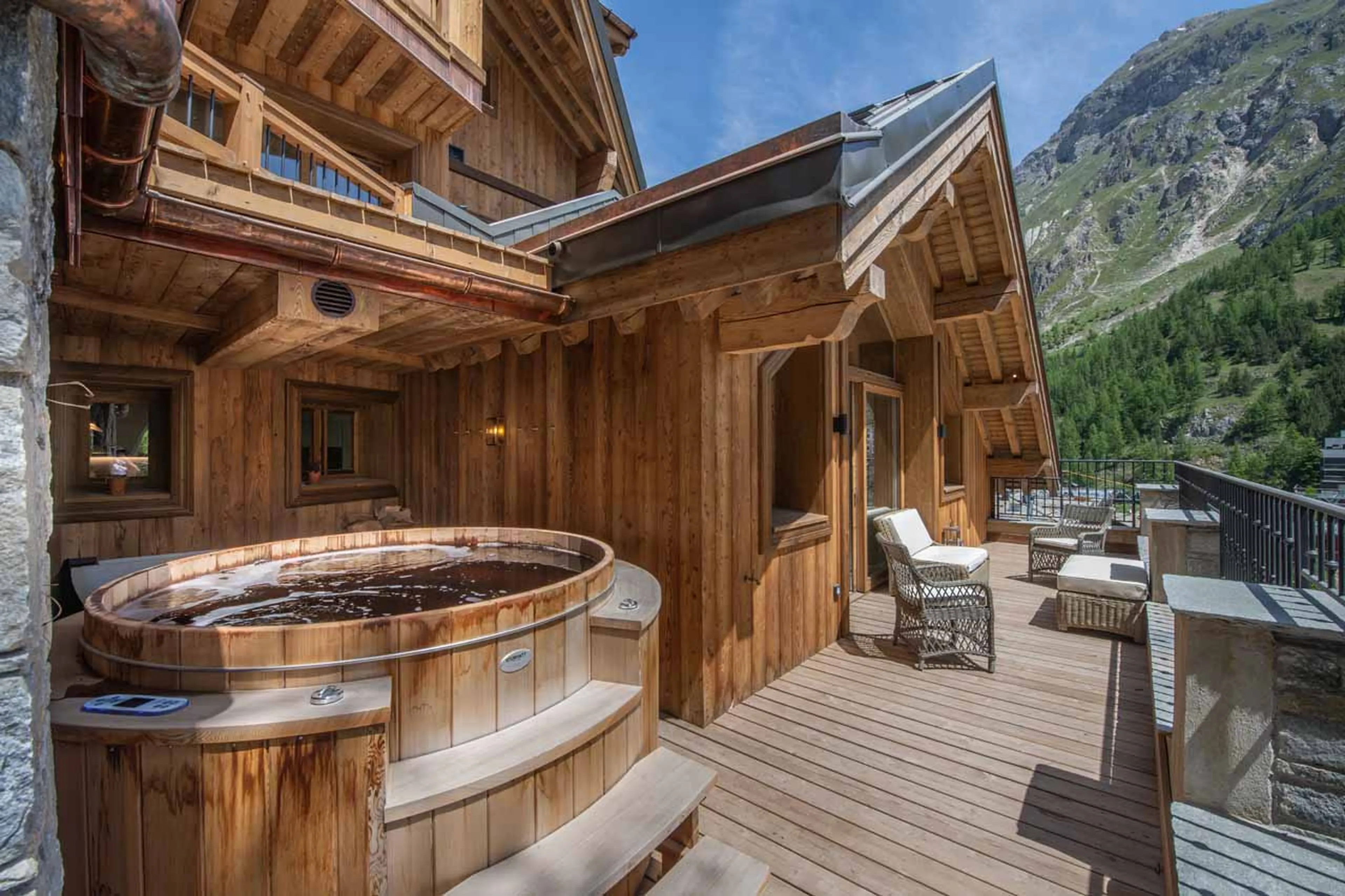 Hot tub at Apartment La Gelinotte in Val d'Isere