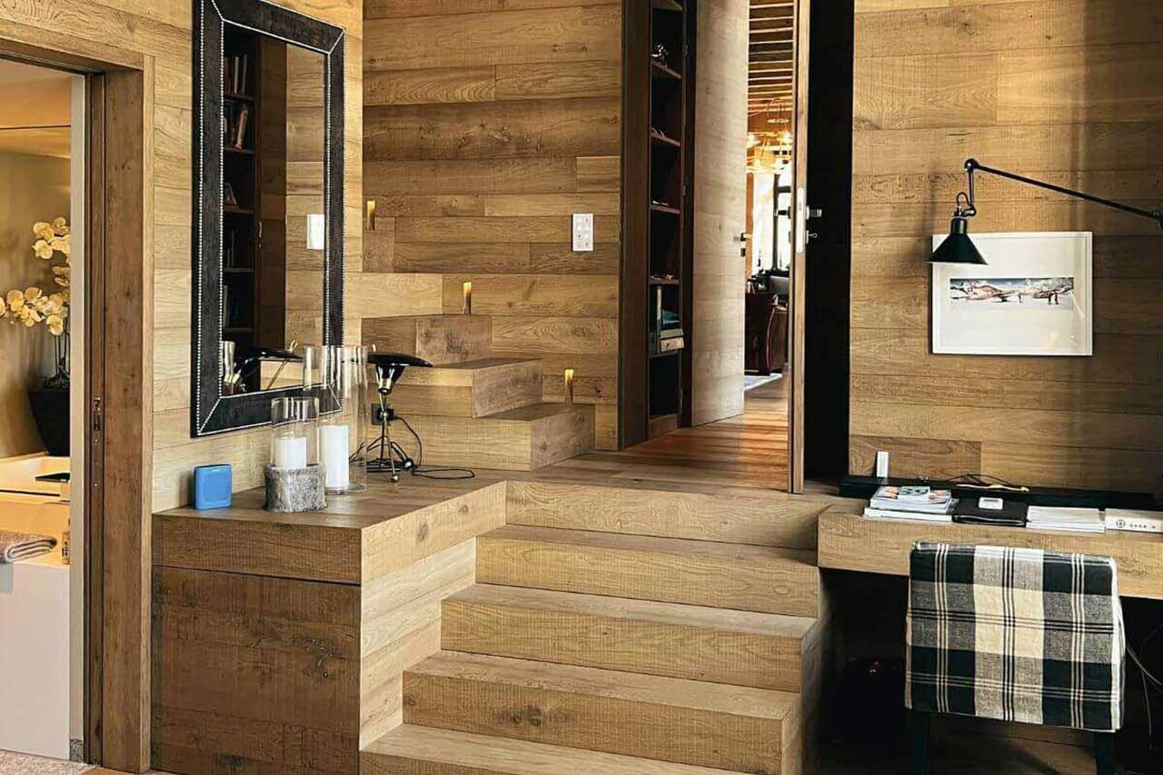 Steps and desk in Apartment Lain Alpin, St Moritz