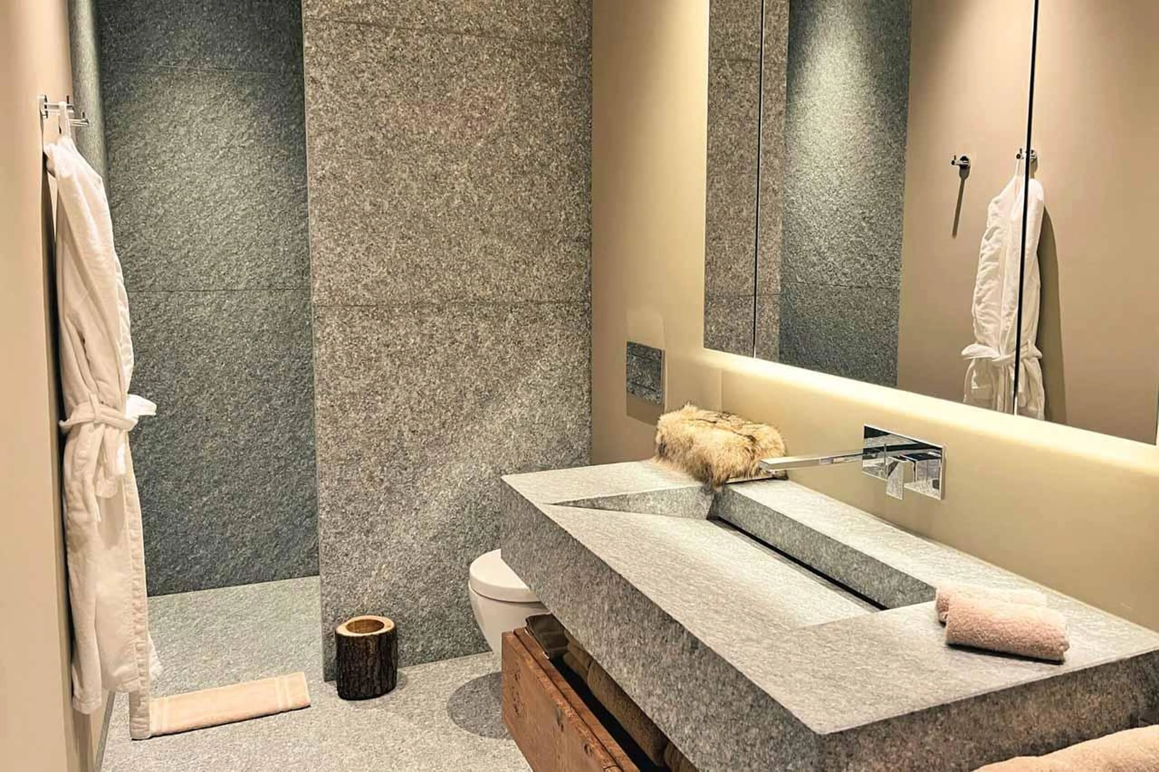 En-suite shower room in Apartment Lain Alpin, St Moritz