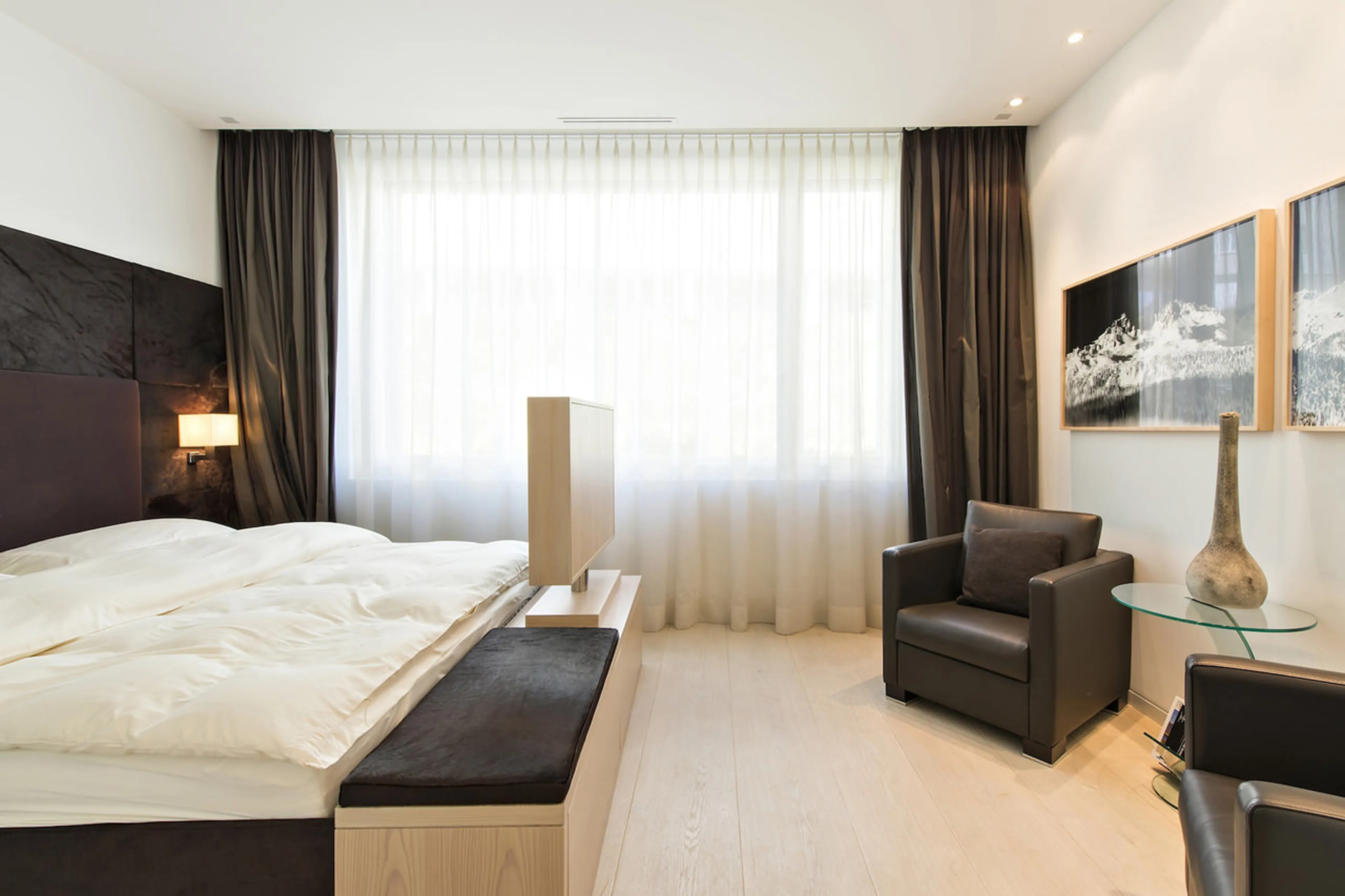 Third double bedroom in Apartment Lakeside in St Moritz