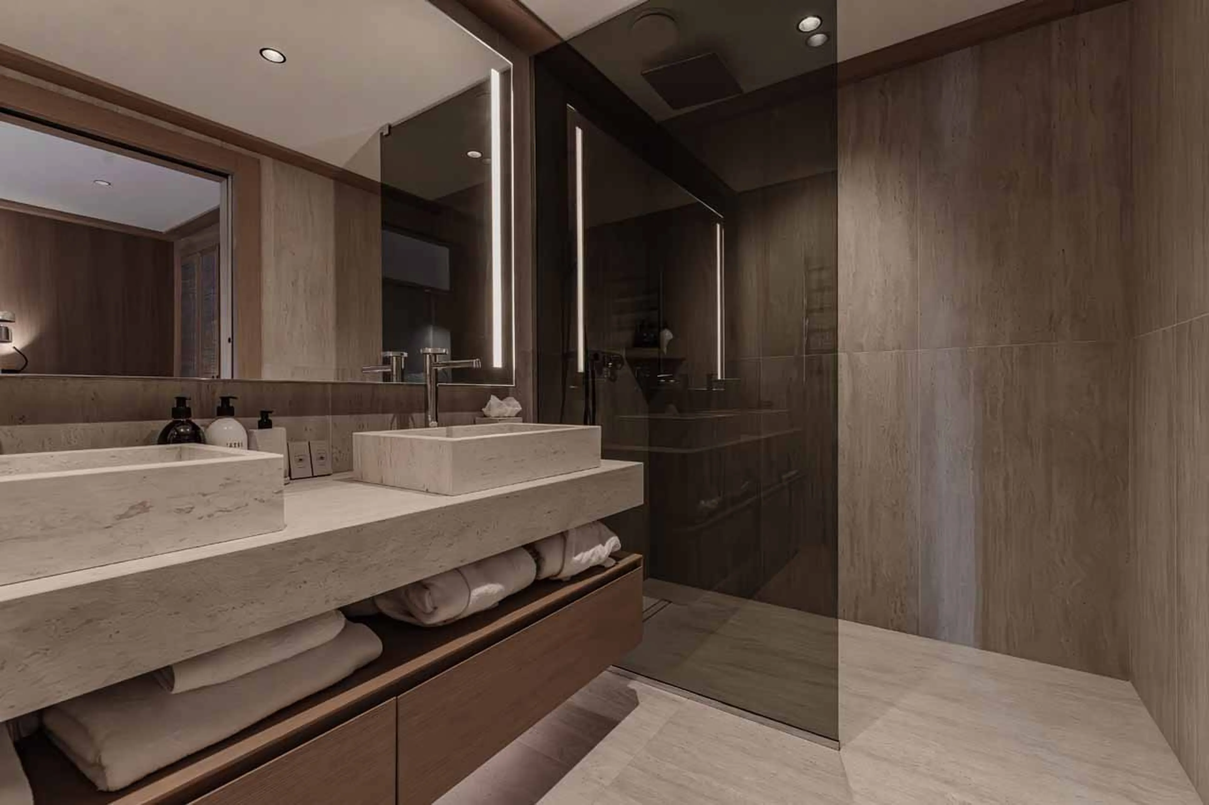 Bedroom 1 en-suite in Le Cinq, Val d'Isere