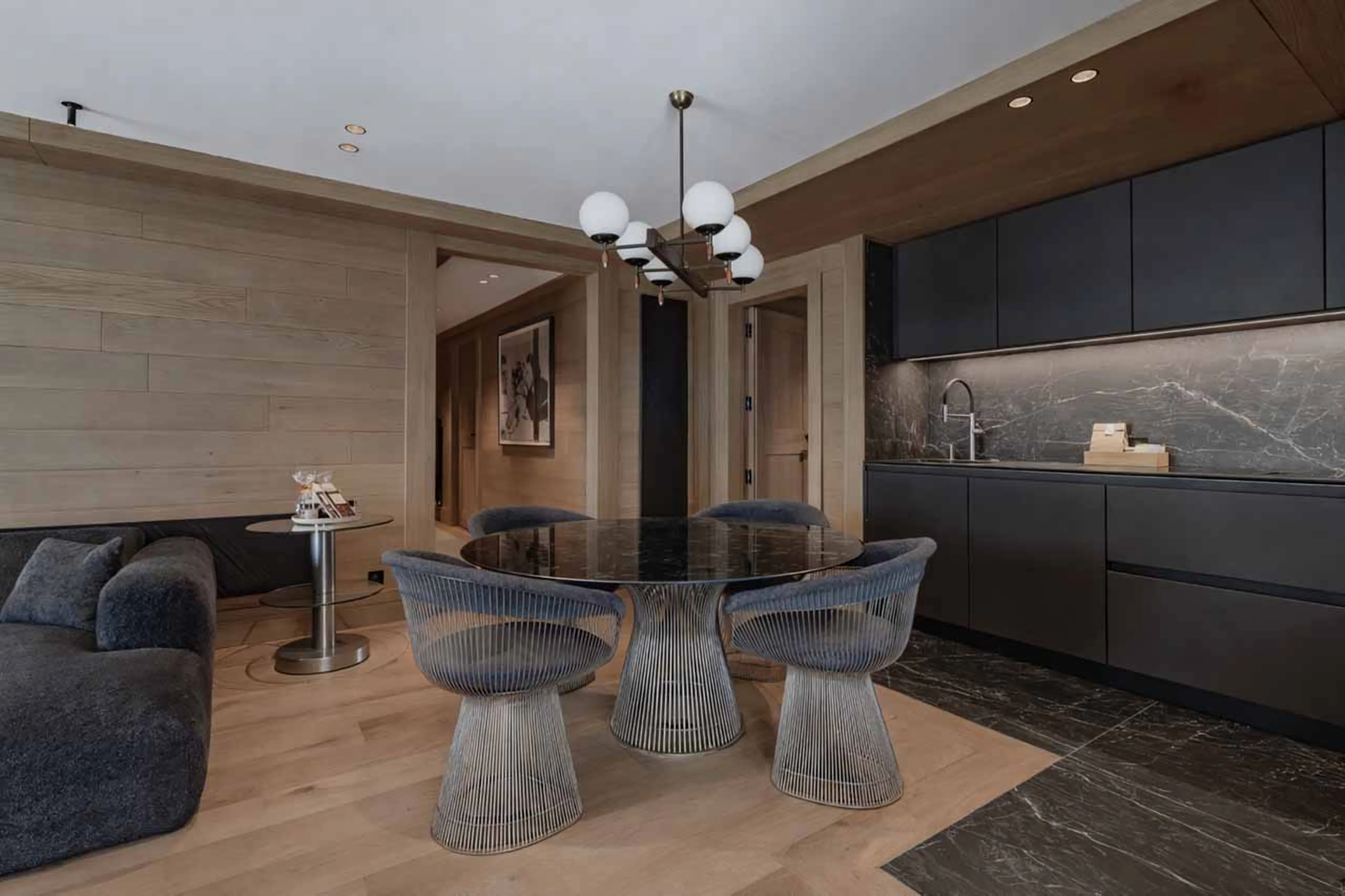 Round dining table and chairs in Le Cinq, Val d'Isere