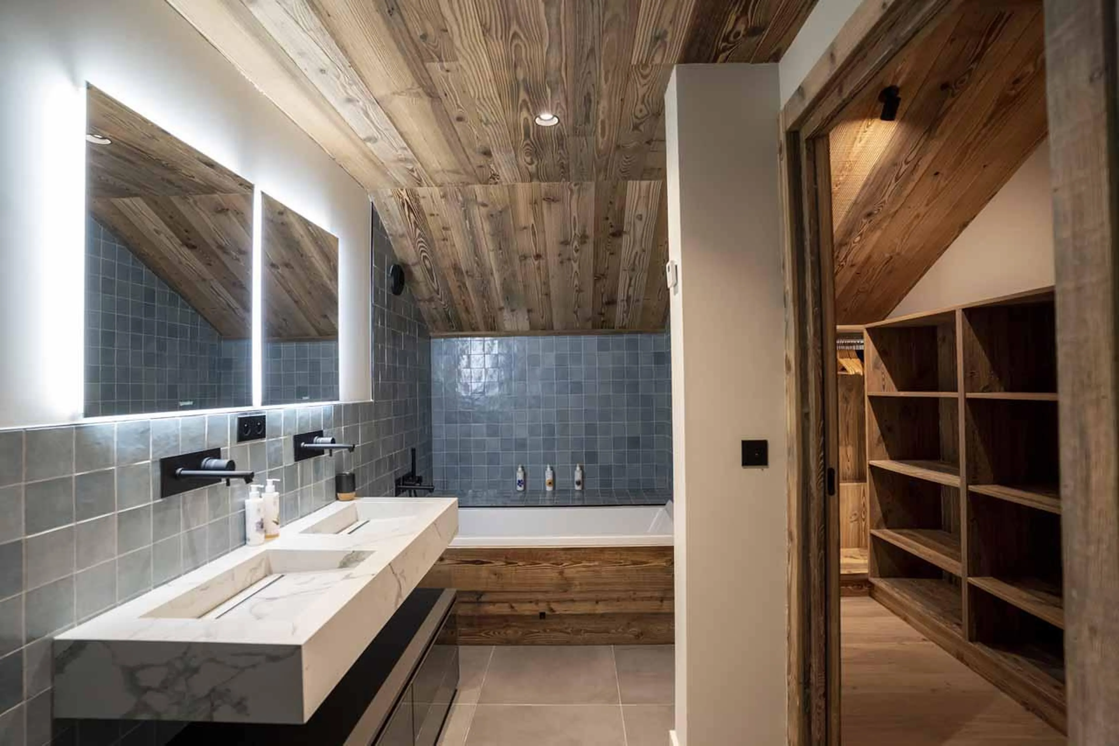 Bathroom one at Apartment Le Cygne in Meribel