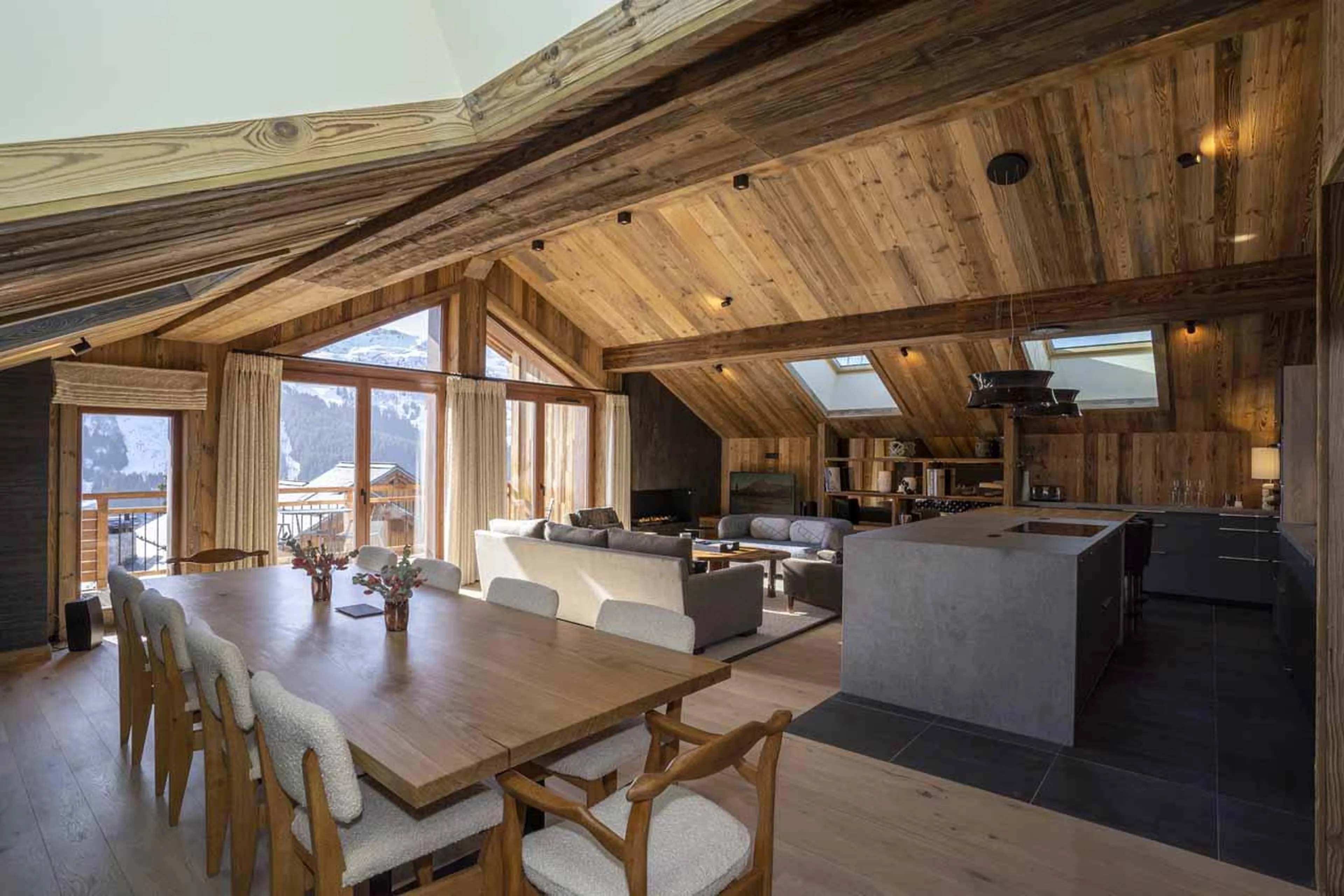 Dining table at Apartment Le Cygne in Meribel
