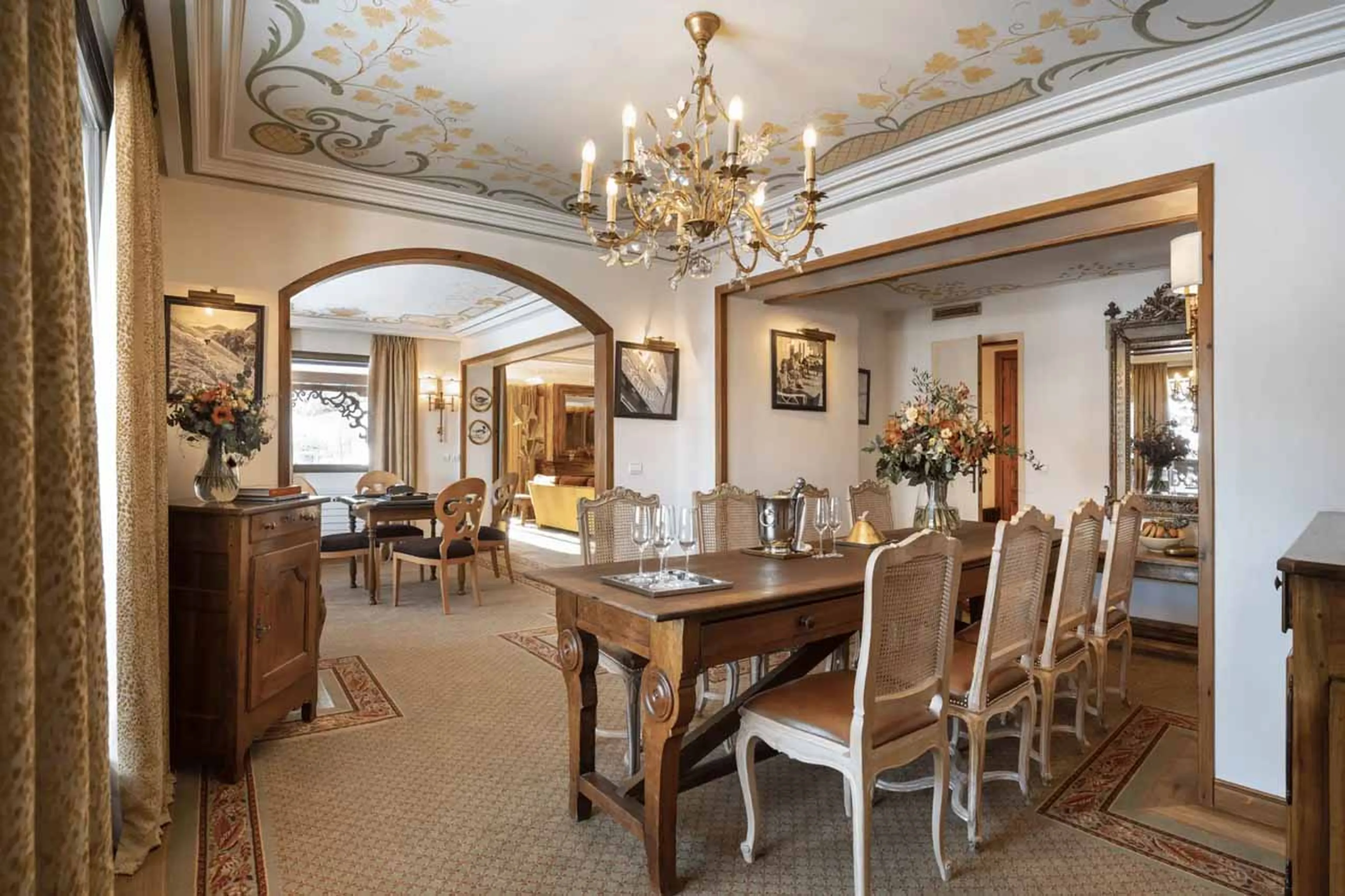 Dining area at Apartment Le Refuge in Courchevel 1850