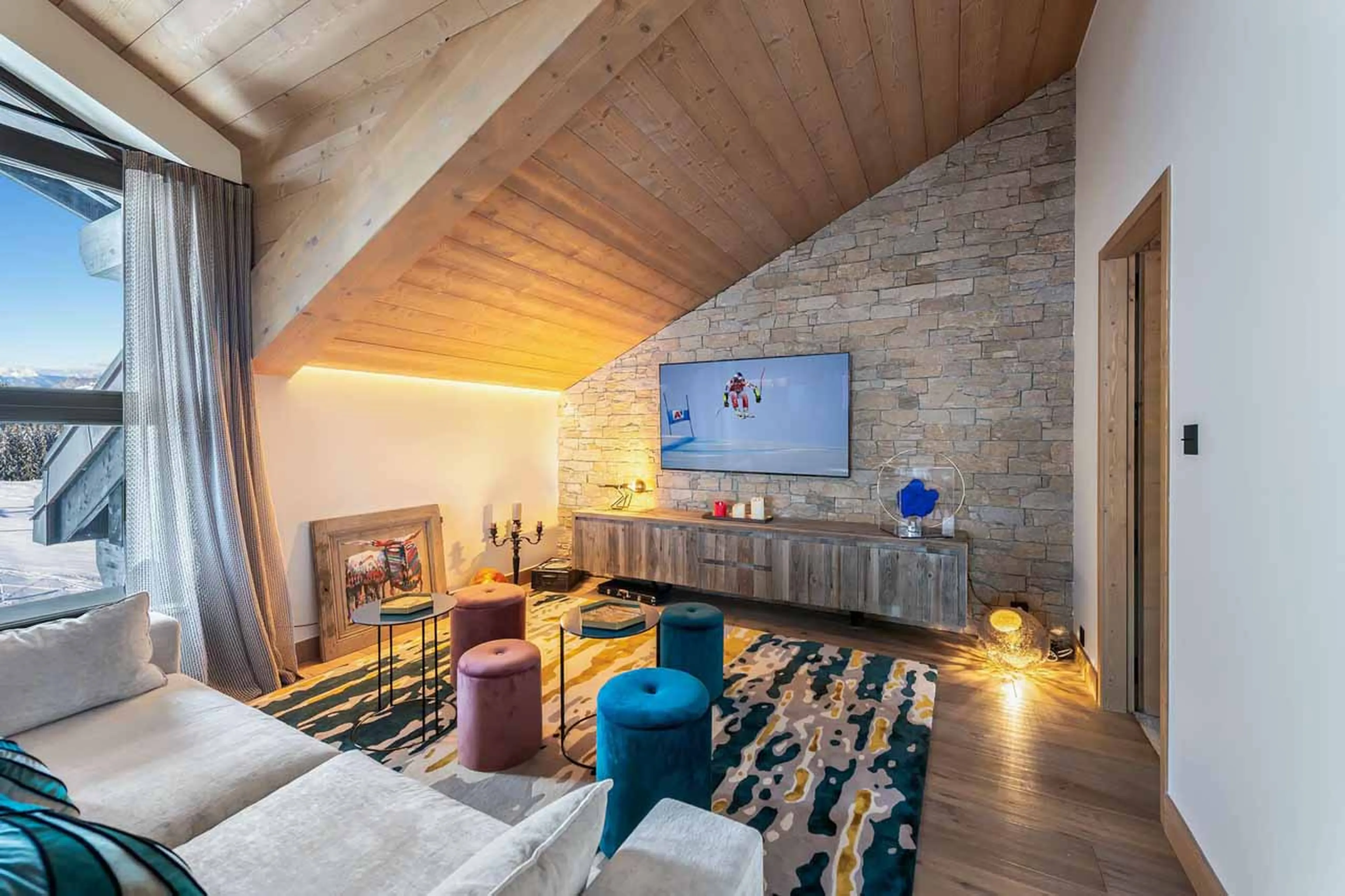TV lounge at Apartment Le Septieme Ciel in Courchevel 1850