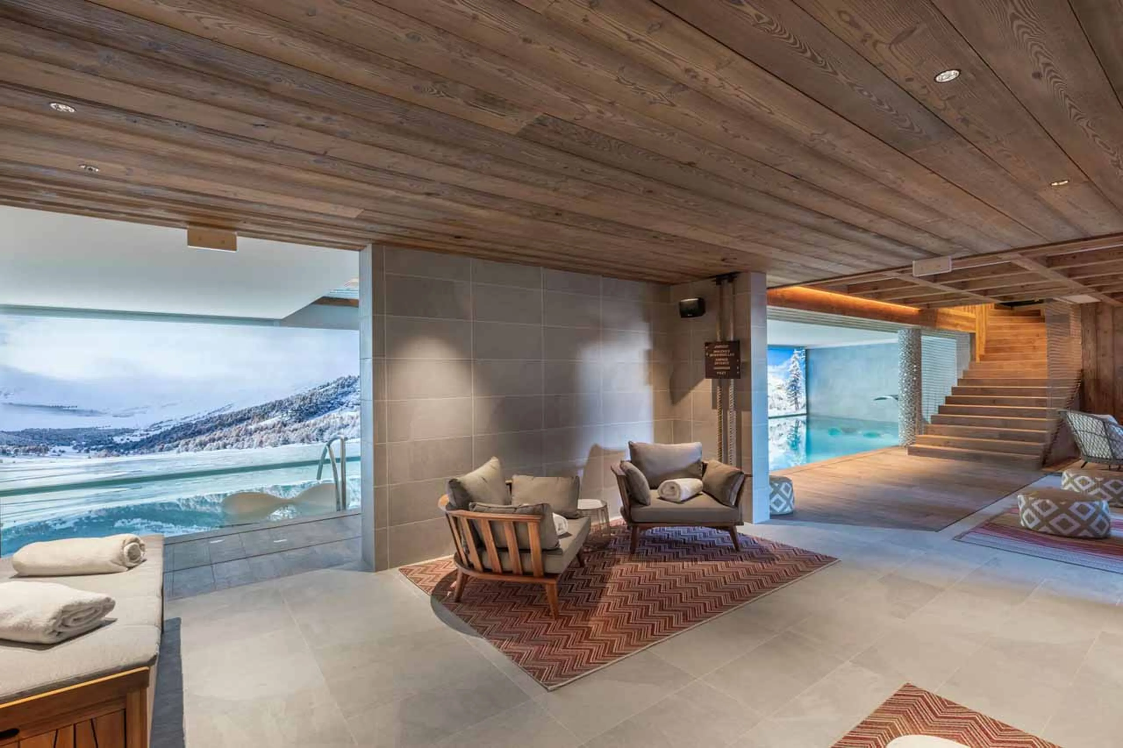 Seating area within shared spa at Apartment Le Septieme Ciel in Courchevel 1850