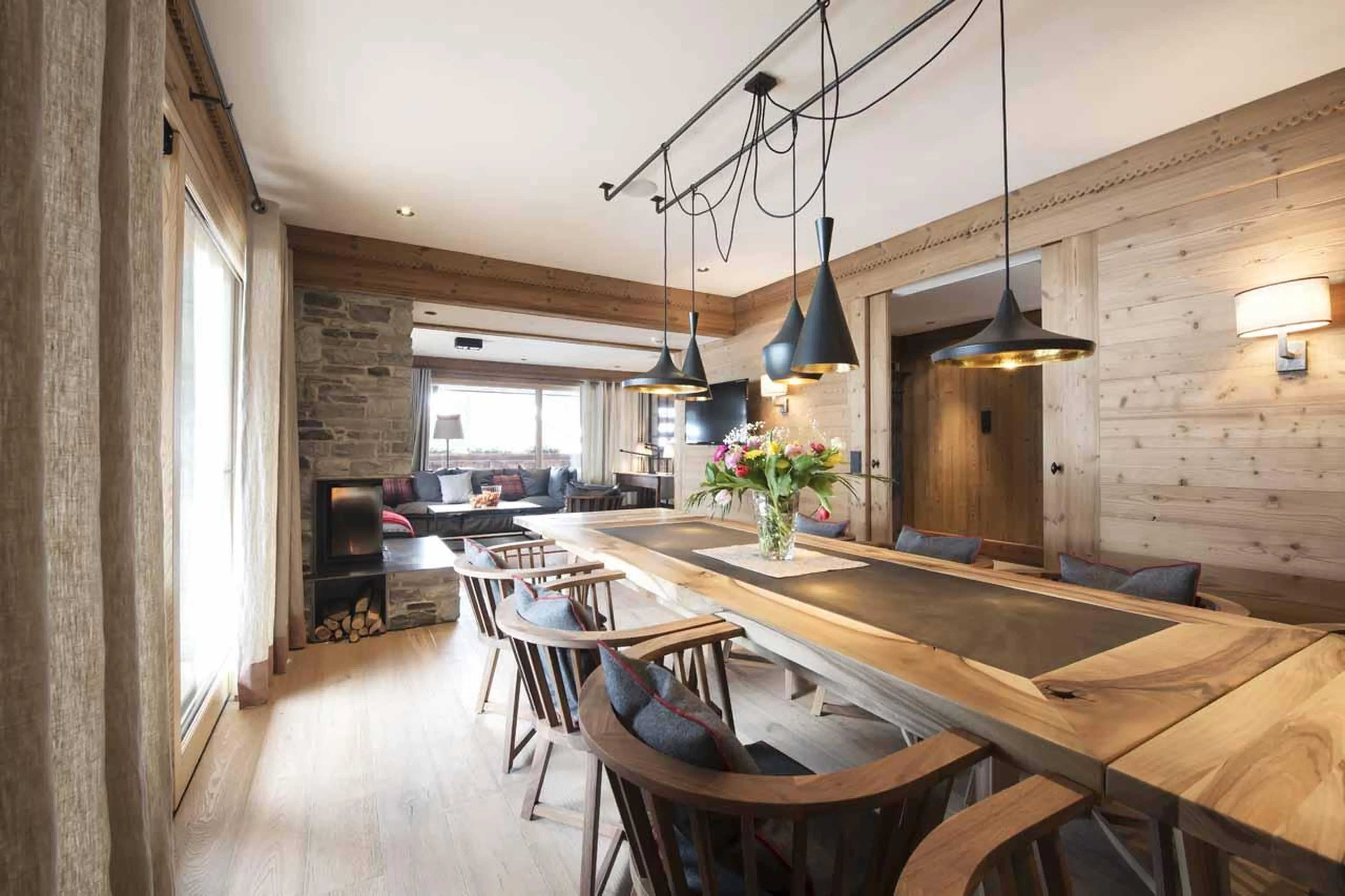 Dining table with chairs in Apartment Lech II, Lech