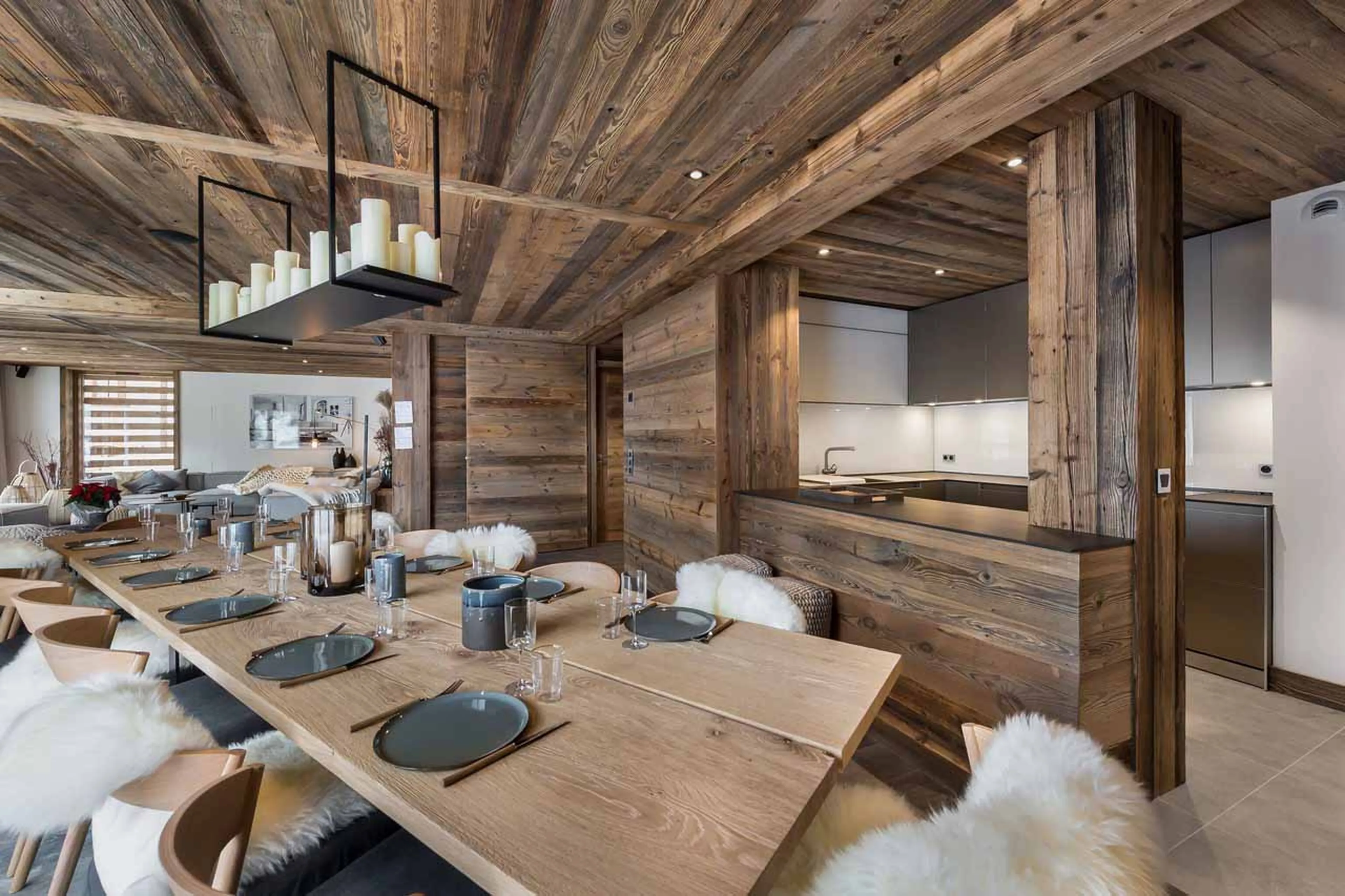 Dining area and kitchen at Apartment Les Belles Alpes 1 in Meribel