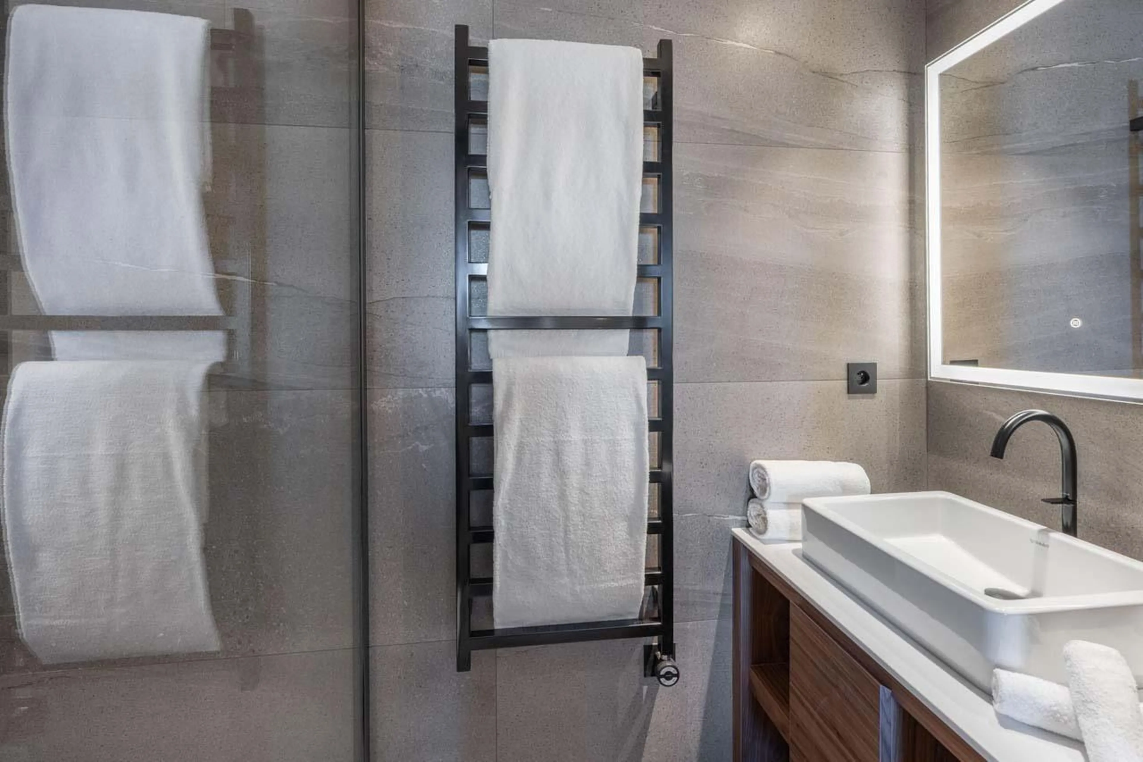 En-suite shower room at Apartment Limeo in Courchevel 1850