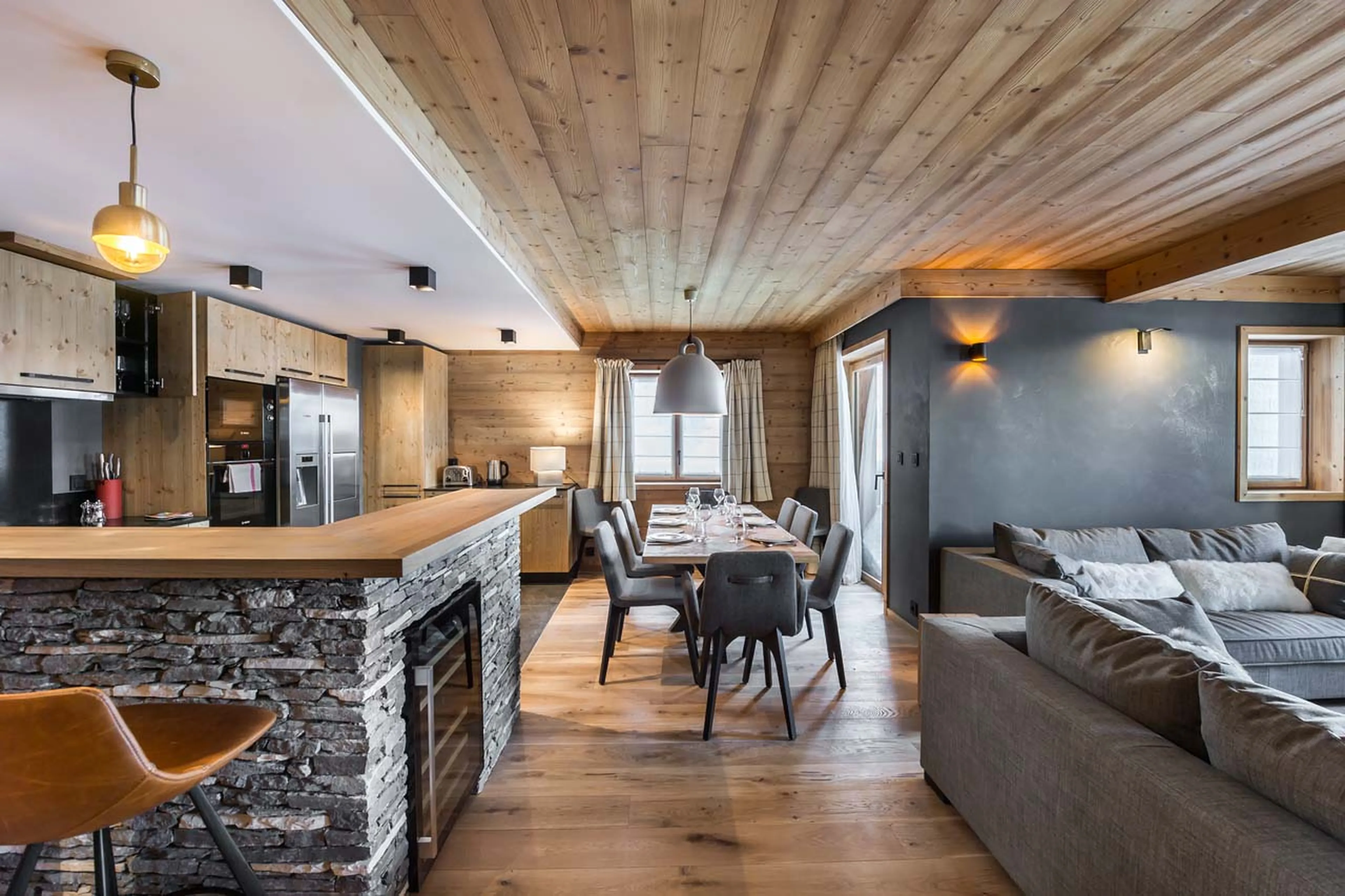 Kitchen and dining area at Apartment Lorenzo in Val d'Isere