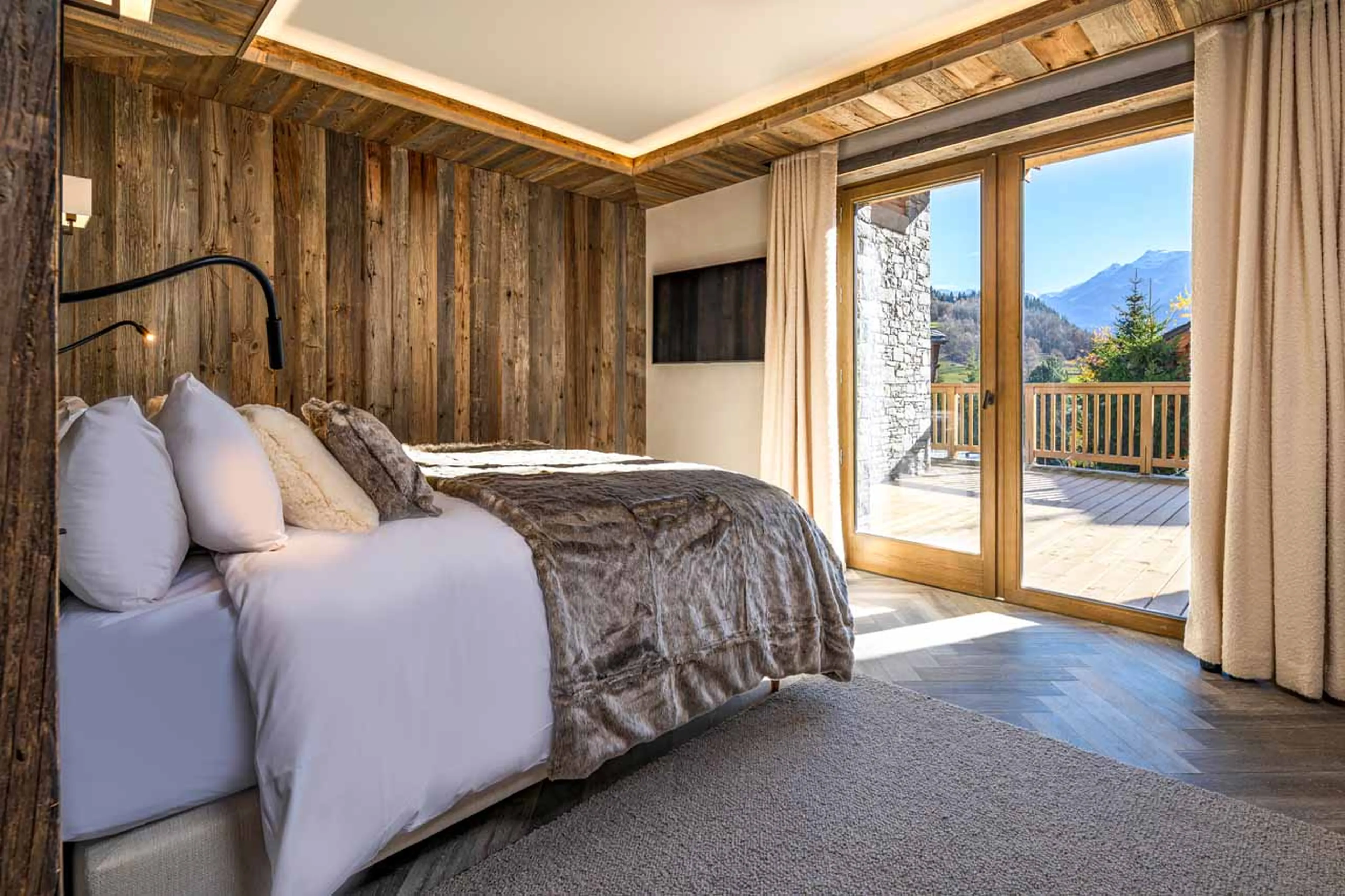 Bedroom one at Apartment L'Ours Rouge in Meribel