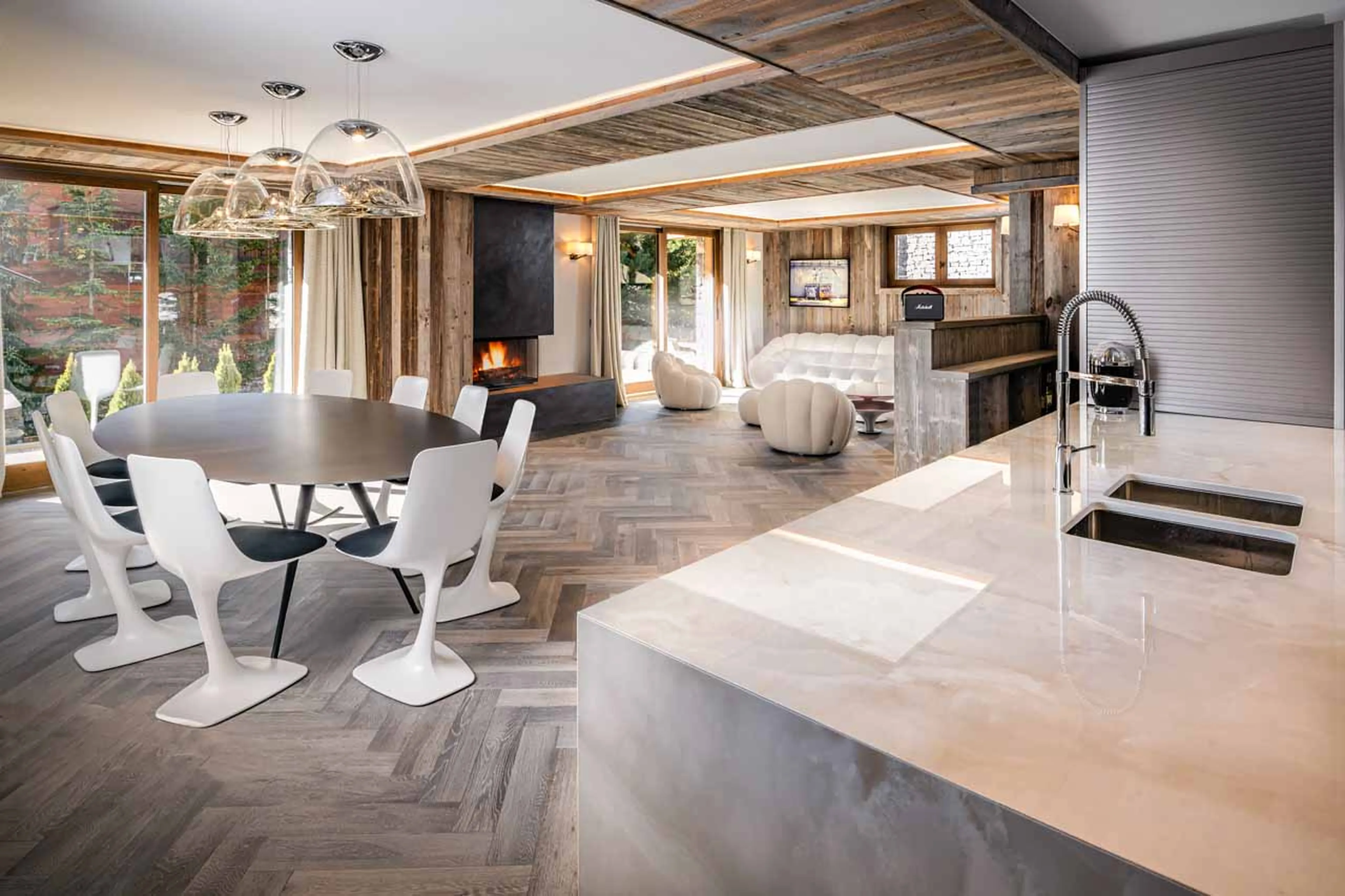 Open plan living area at Apartment L'Ours Rouge in Meribel