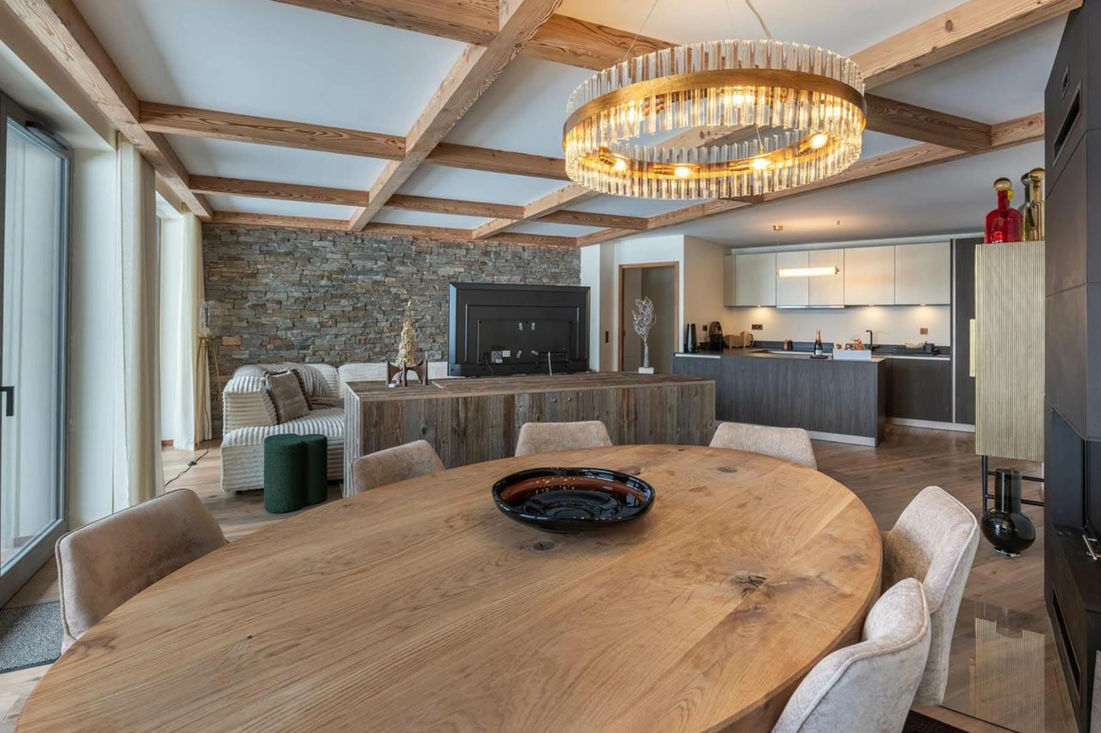 Elegant dining table at Apartment Michaelo in Courchevel 1850