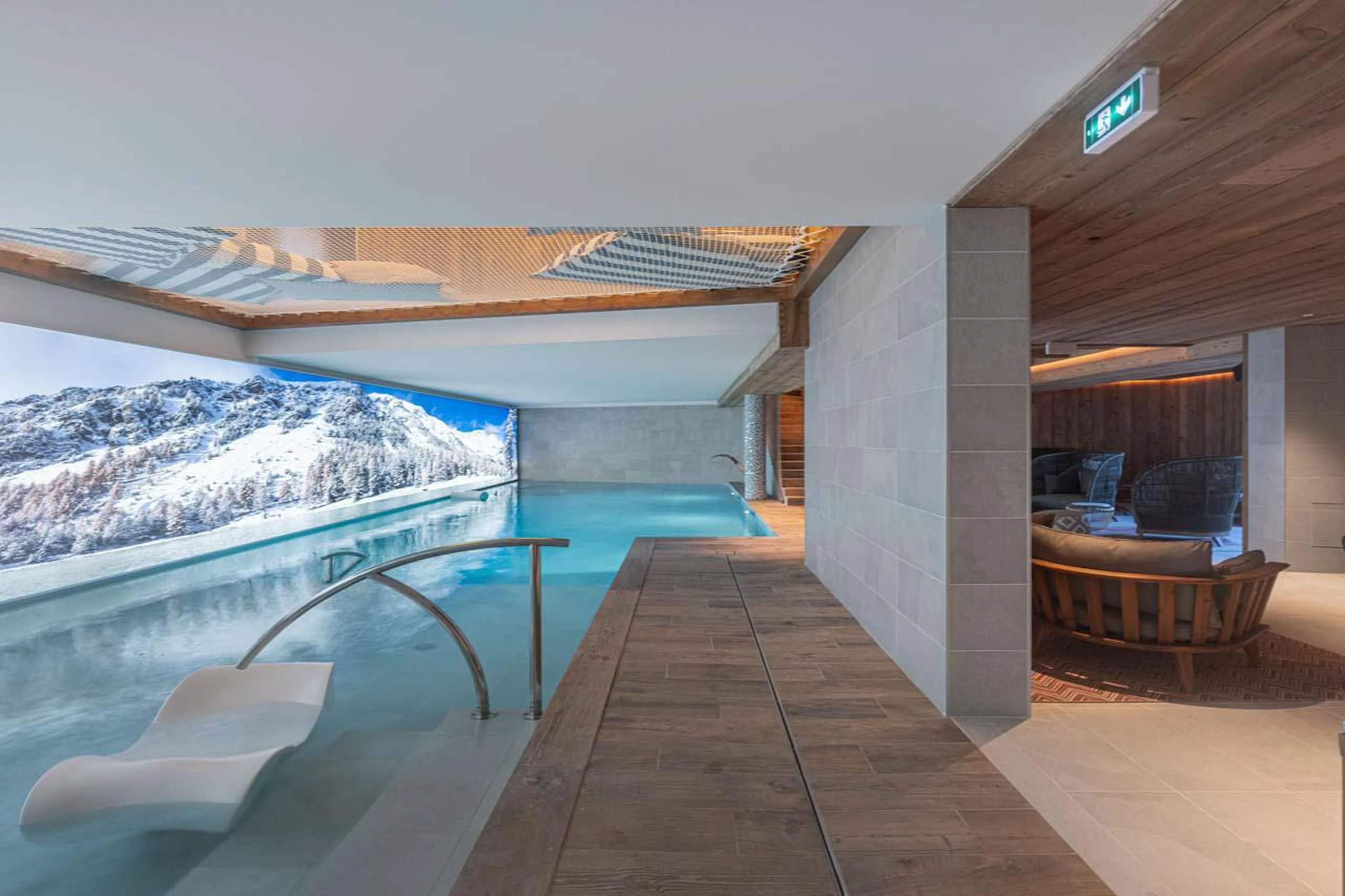 Indoor swimming pool at Apartment Mistero in Courchevel 1850
