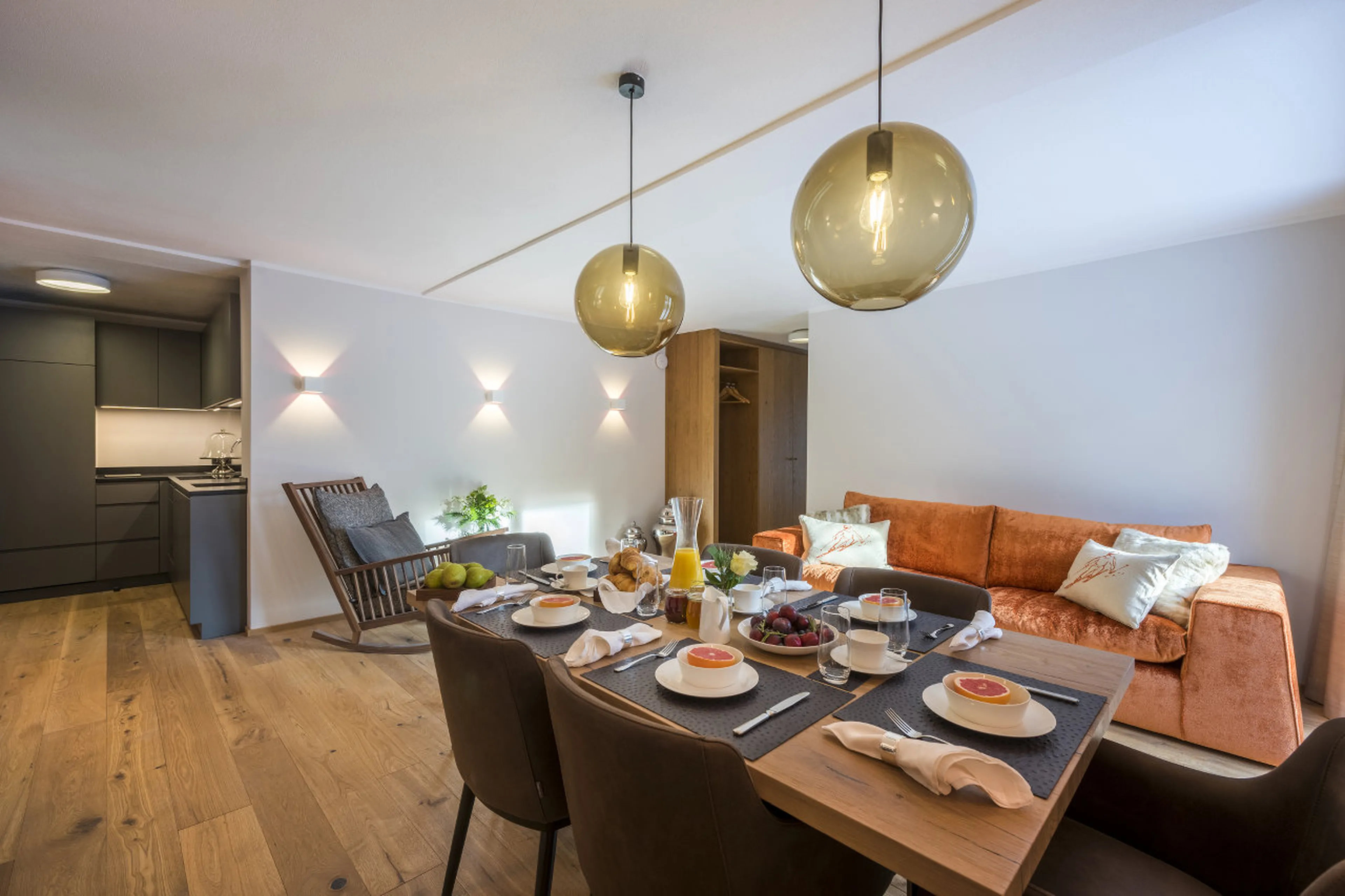 Dining area and open plan kitchen in Nidus Apartment 1 in Lech