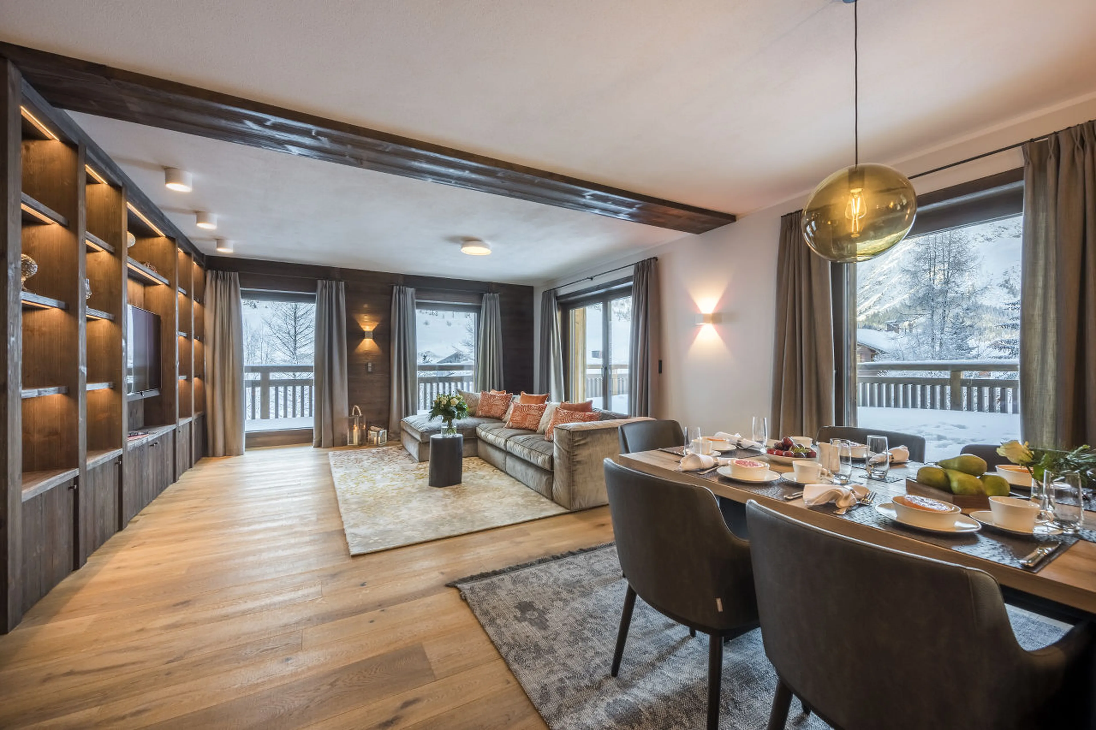 Floor to ceiling windows in Nidus Apartment 2 in Lech