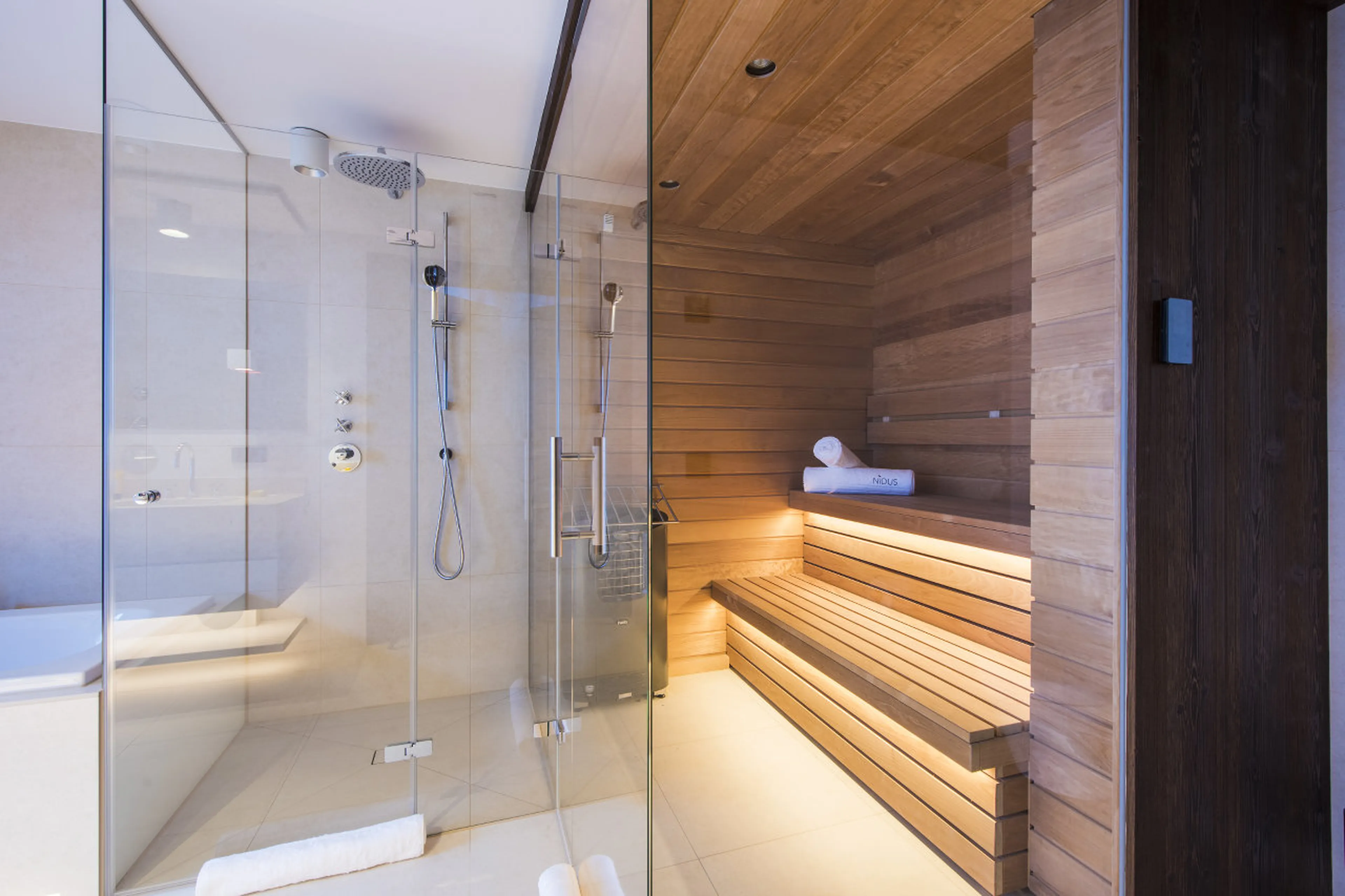 Master bathroom of Nidus Apartment 3 in Lech with sauna