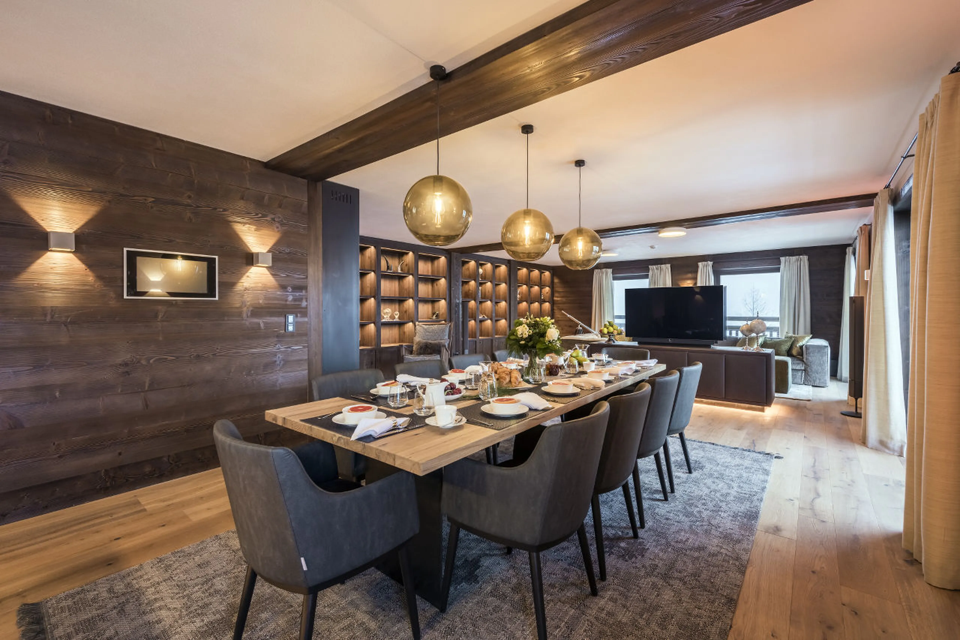 Dining area with terrace access in Nidus Apartment 3 in Lech